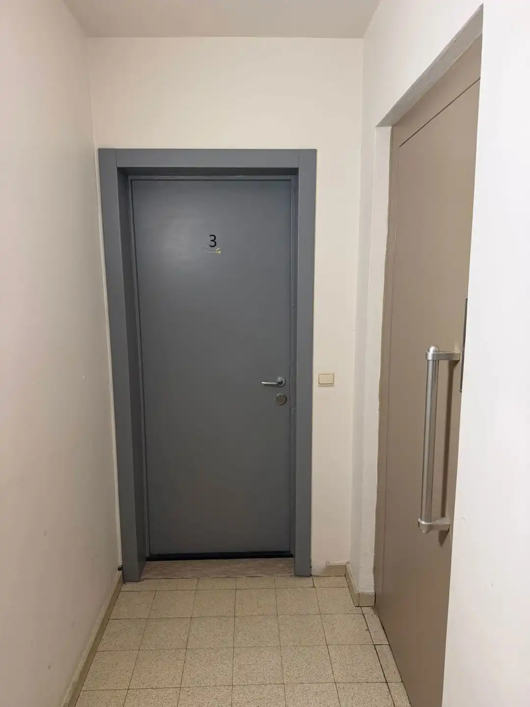GENK te koop: gerenoveerd appartement met 2 slaapkamers foto 14