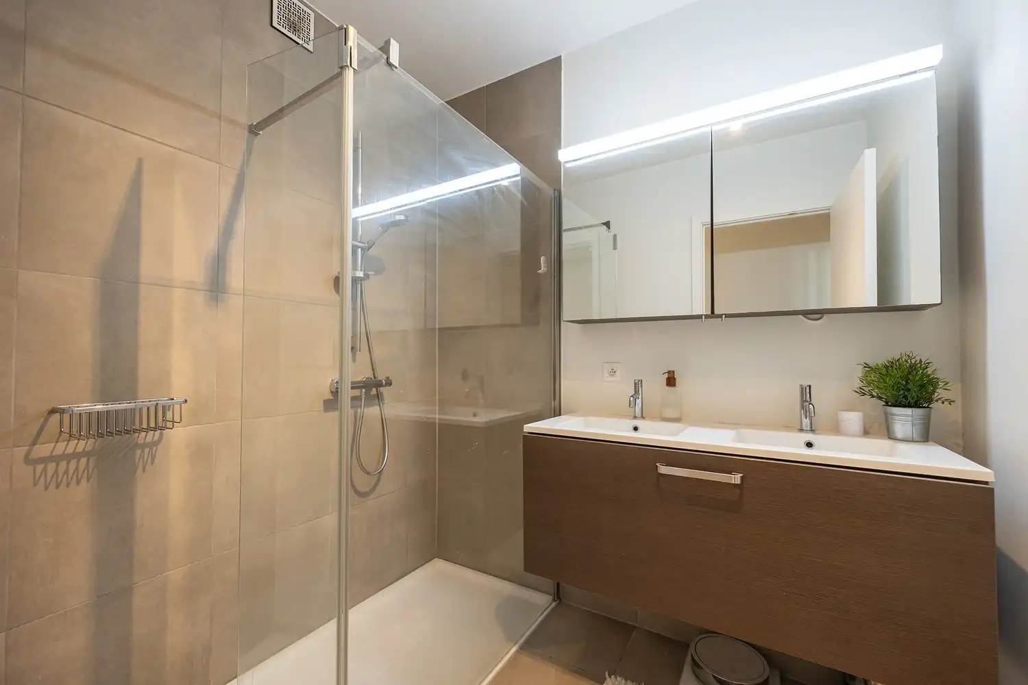 Licht en instapklaar appartement met 2 terrassen (23 m2) op toplocatie ’t Eilandje - Cadiz foto 13