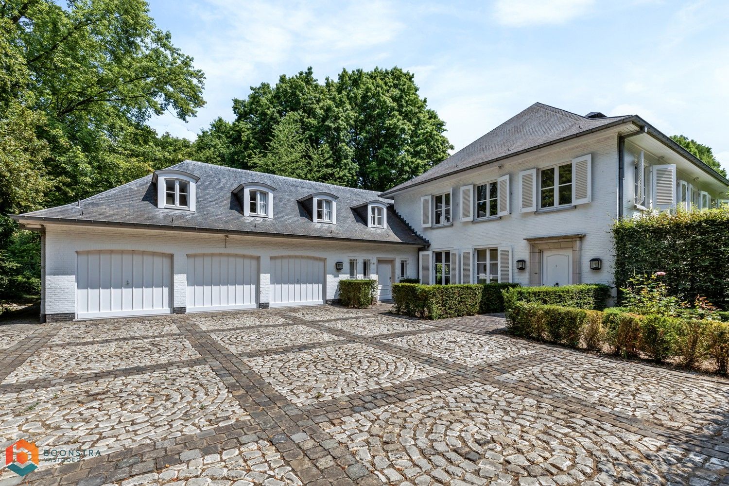 Prachtige en unieke villa (647 m² bewoonbaar) op een perceel van 33.747 m² te Lier foto 2