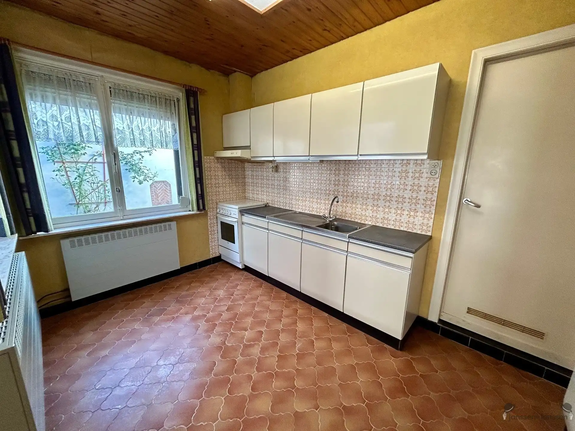 Ruime renovatiewoning gelegen in Hartje Hamm foto 6