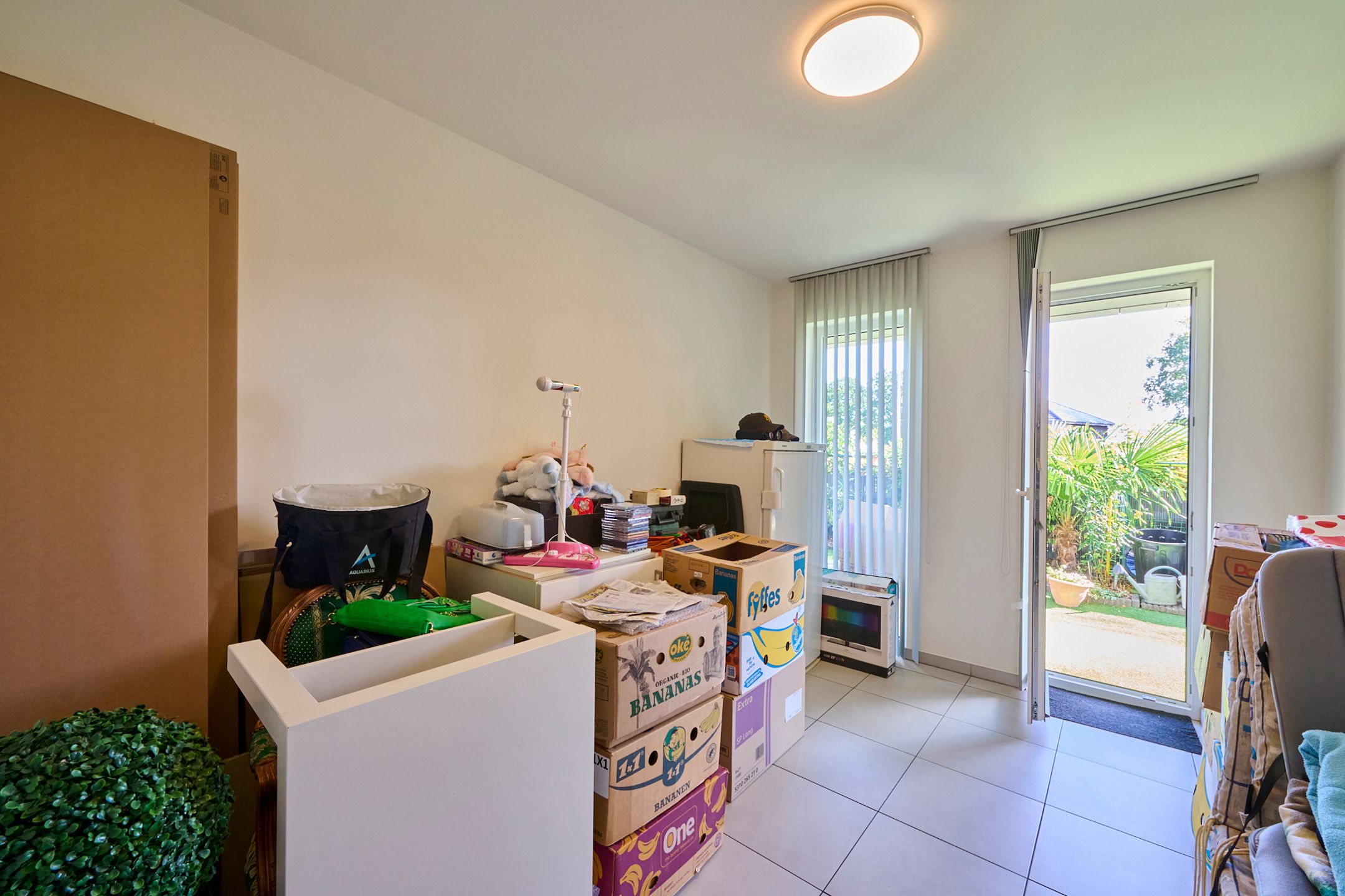 Instapklaar, gelijkvloers appartement met 2 slaapkamers, ruim terras en parking foto 9