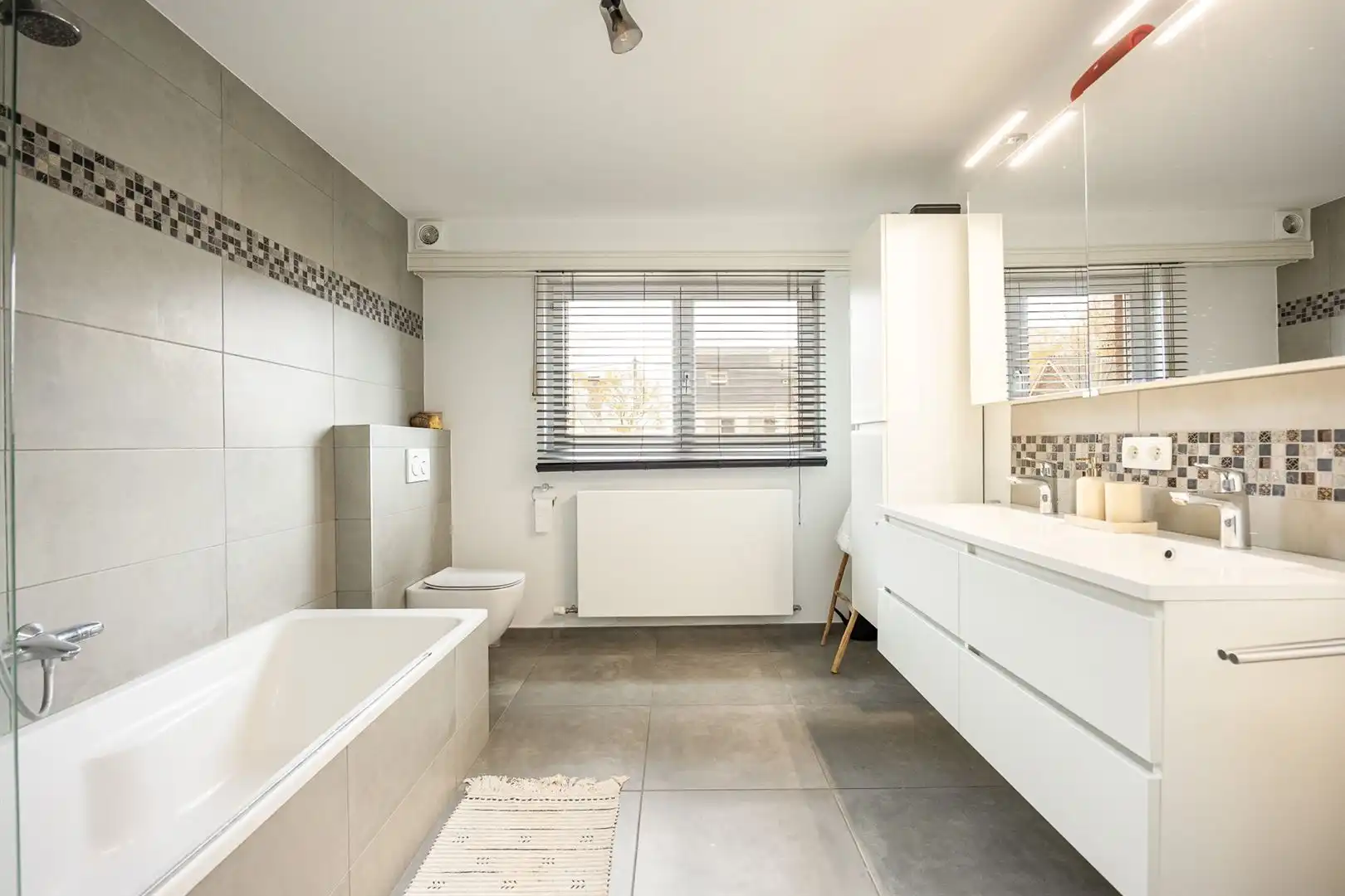 Karaktervolle woning met 4 slaapkamers en praktijkruimte. foto 22