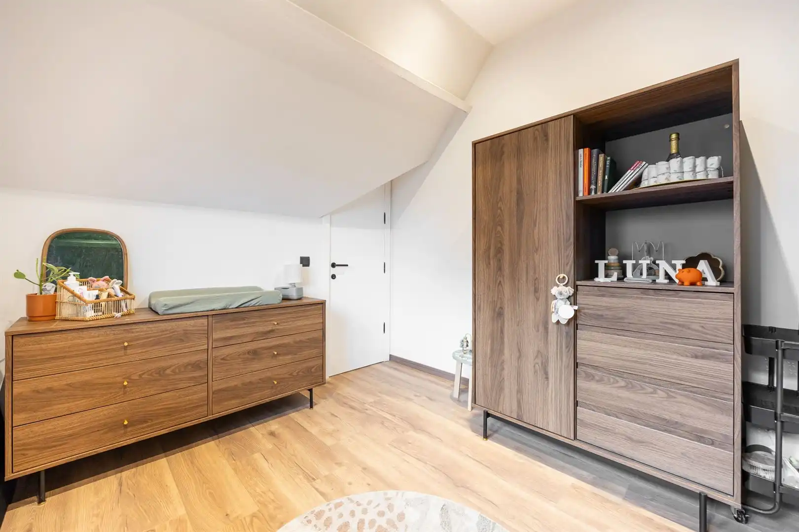Karaktervolle woning met 4 slaapkamers en praktijkruimte. foto 22