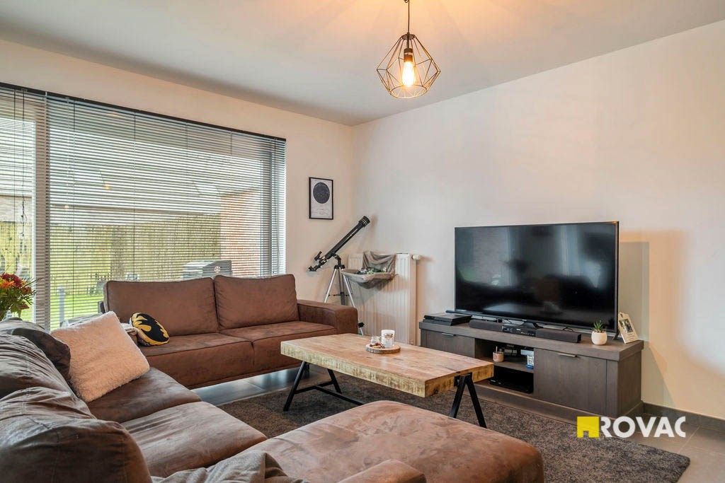 Recente en instapklare woning met 4 slaapkamers in een rustige woonomgeving foto 5