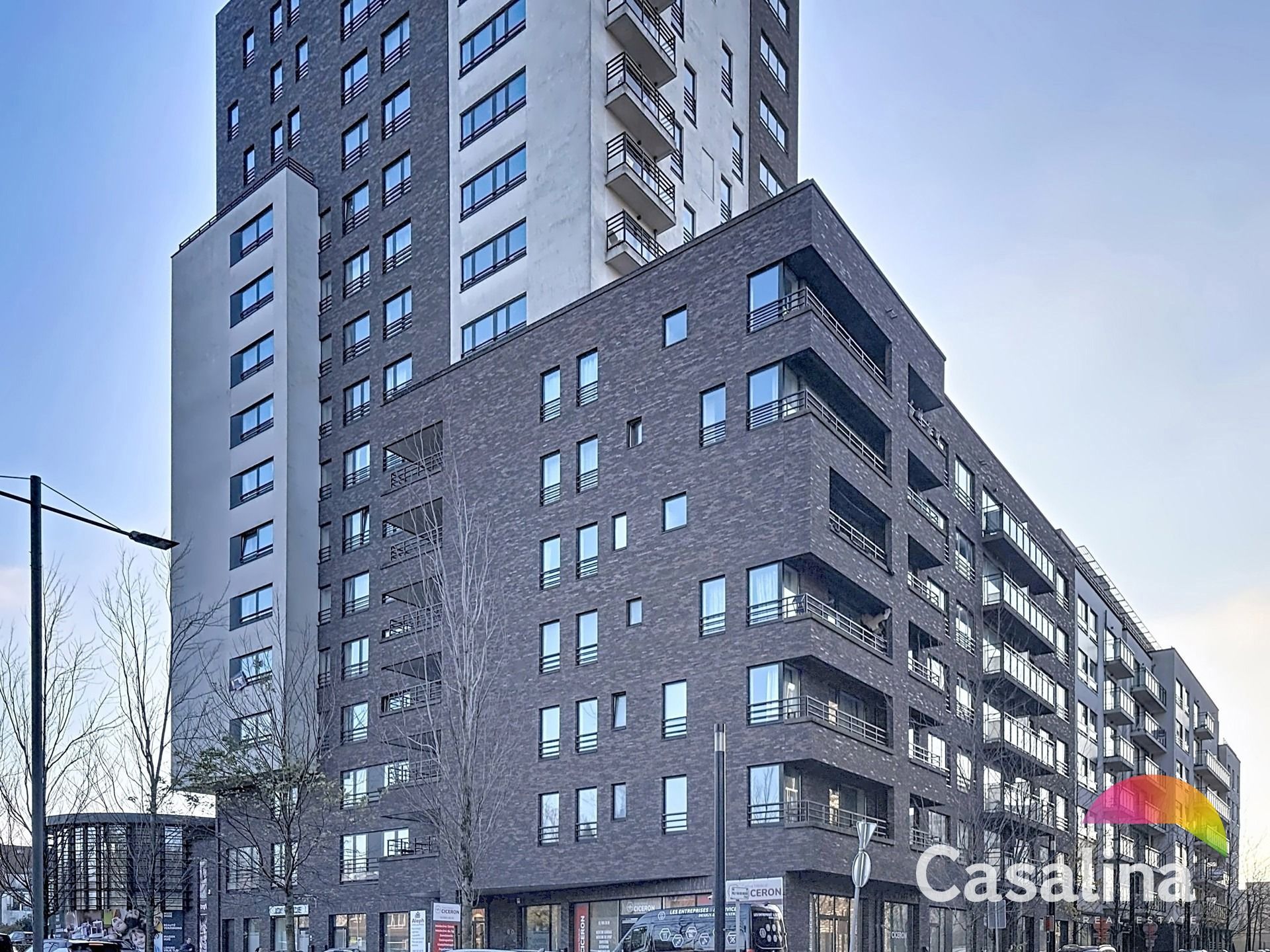 Recent 1-slaapkamerapp. (EPC B+) met terras + parking foto {{pictureIndex}}