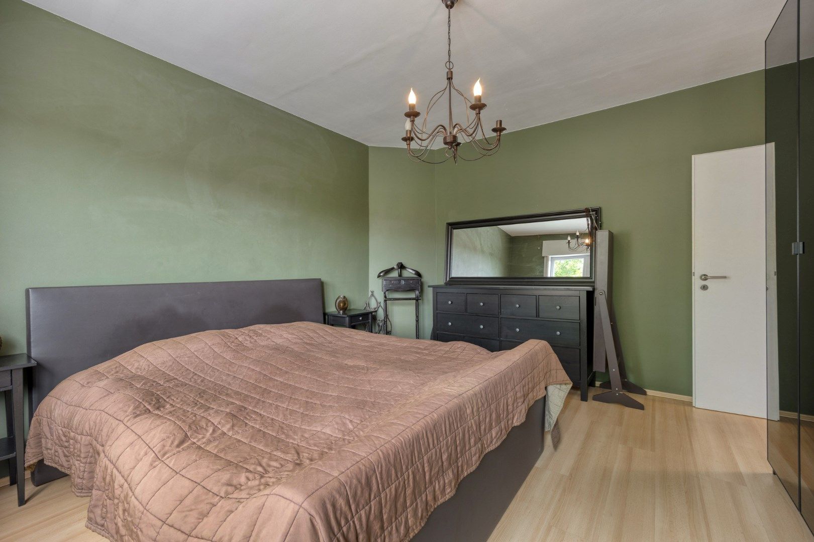 Prachtige halfopen bebouwing in Linden met 4 slaapkamers -  bewoonbare oppervlakte 211 m² foto 22