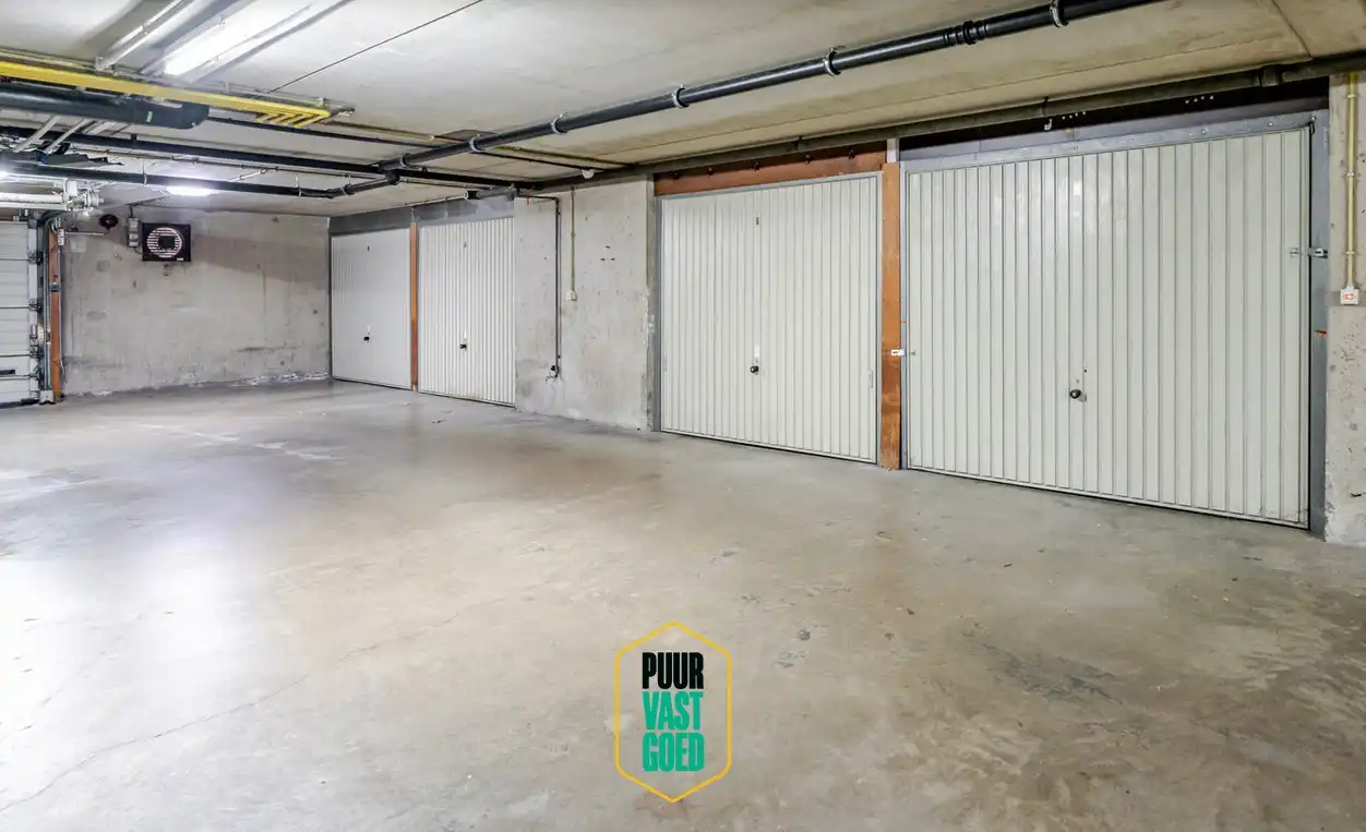 Ondergrondse gesloten garagebox in verzorgde residentie op Kristus-Koning foto 4