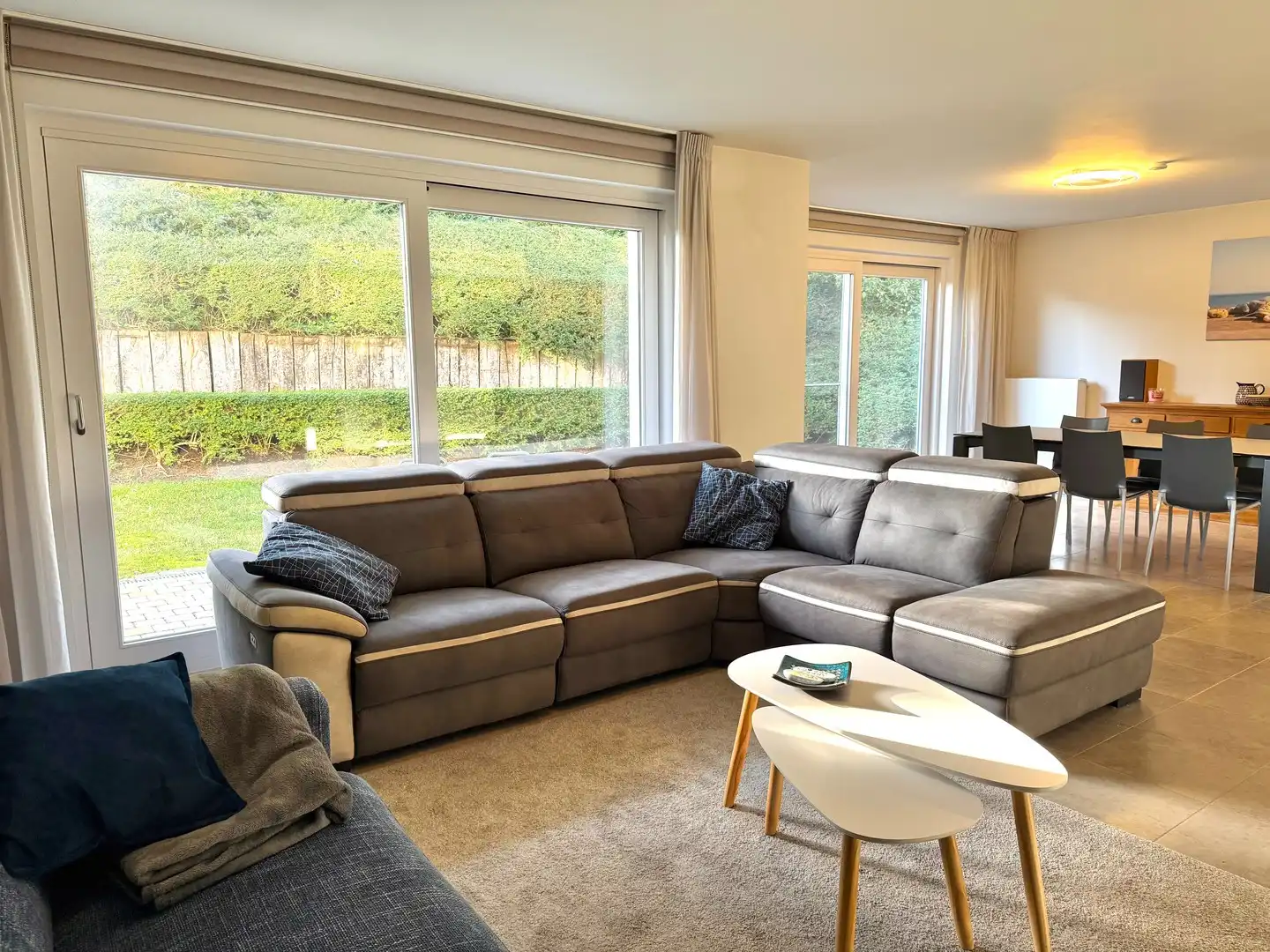 Ruim appartement met zonnig terras en tuintje. foto 2