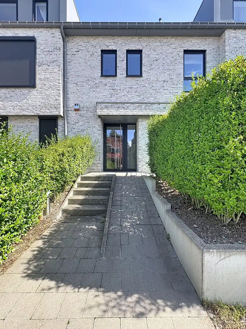 Lichtrijk gelijkvloers appartement met twee tuinen in Kessel-Lo! foto 2