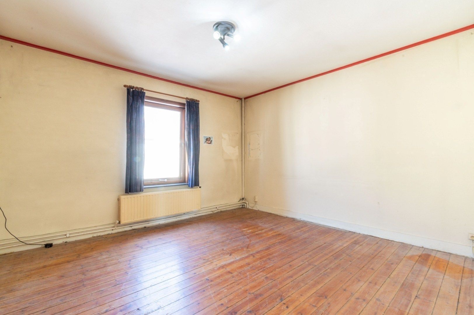 Ruime woning te renoveren met 4 slaapkamers ! foto 16