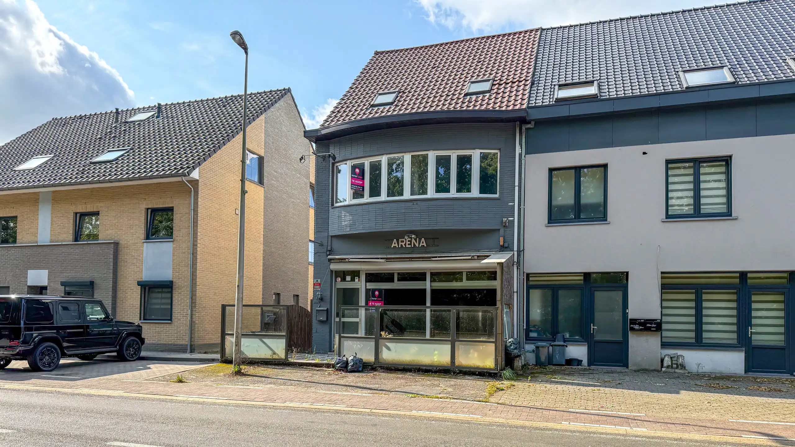 Hoofdfoto van de publicatie: Karaktervol pand met 6 slpkms en renovatiepotentieel in HH !