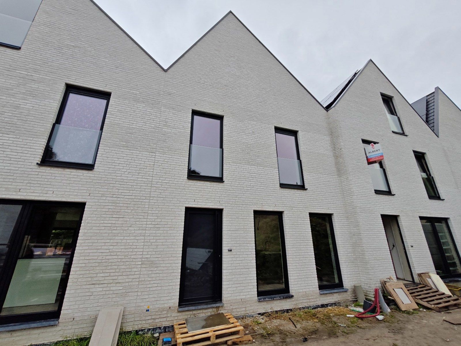 Centraal gelegen nieuwbouwwoning te Loppem foto {{pictureIndex}}