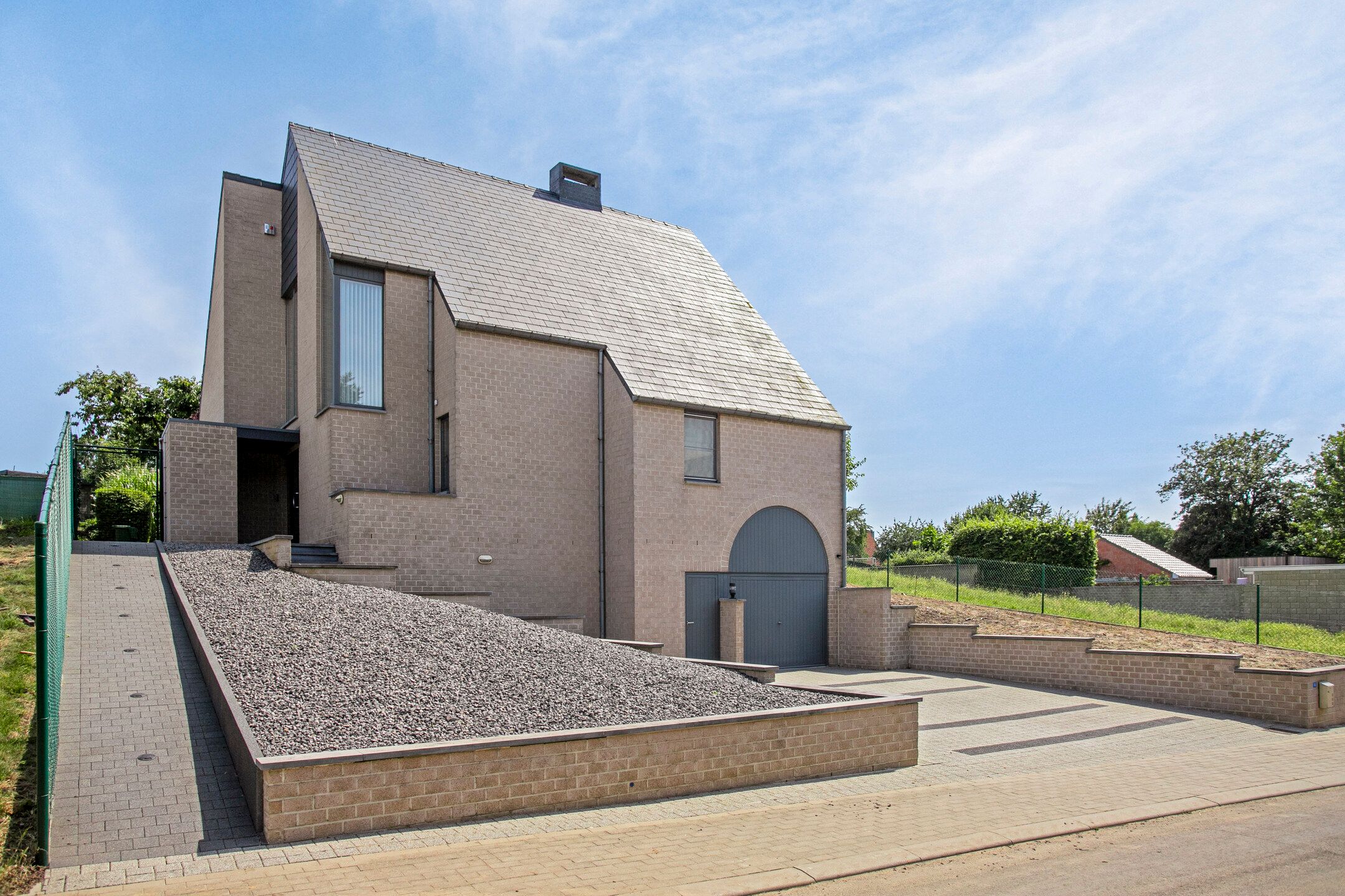 Uniek wonen in de dorpskern foto 2