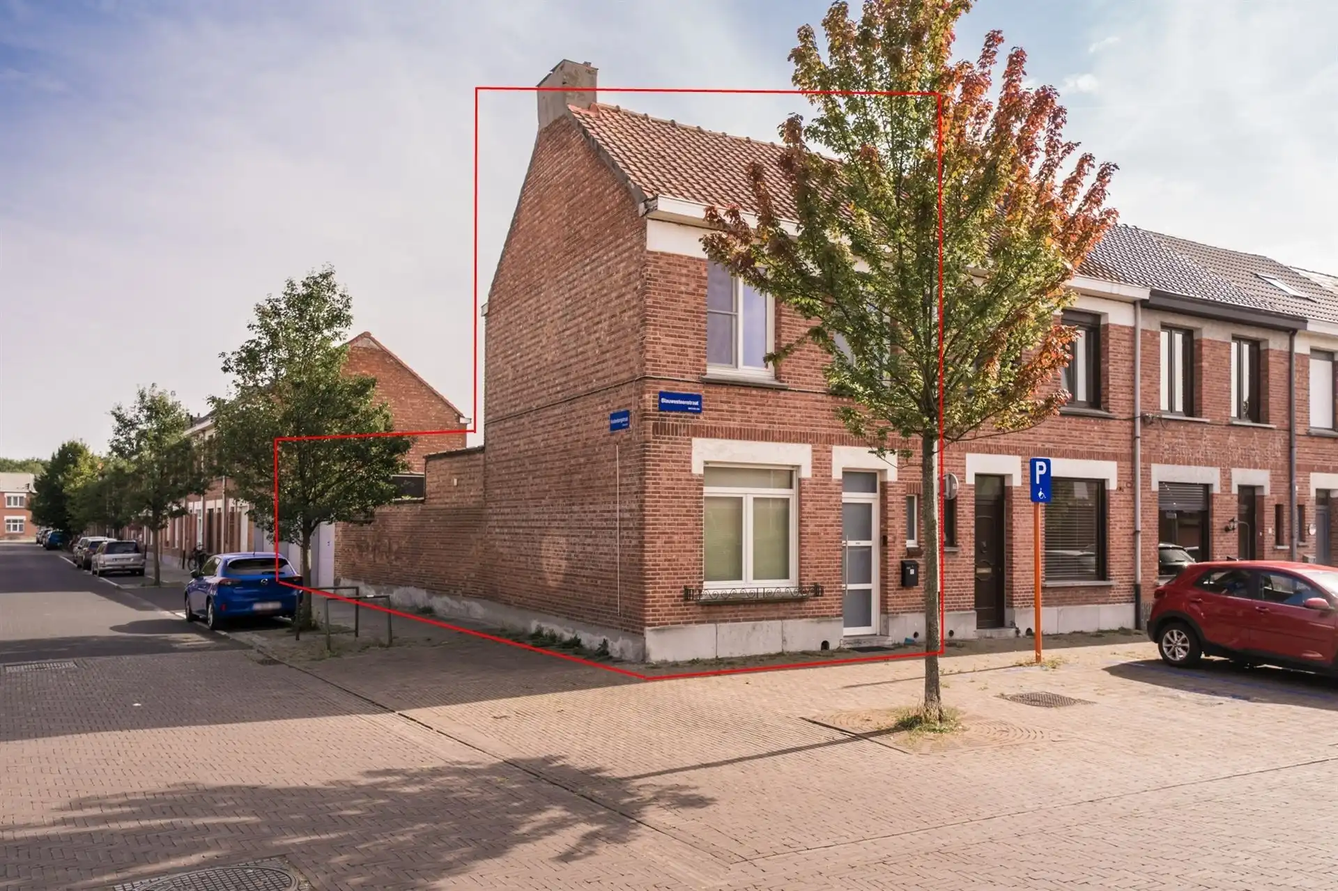 Hoofdfoto van de publicatie: Woning met tuin + 2 garages (+ € 40.000)