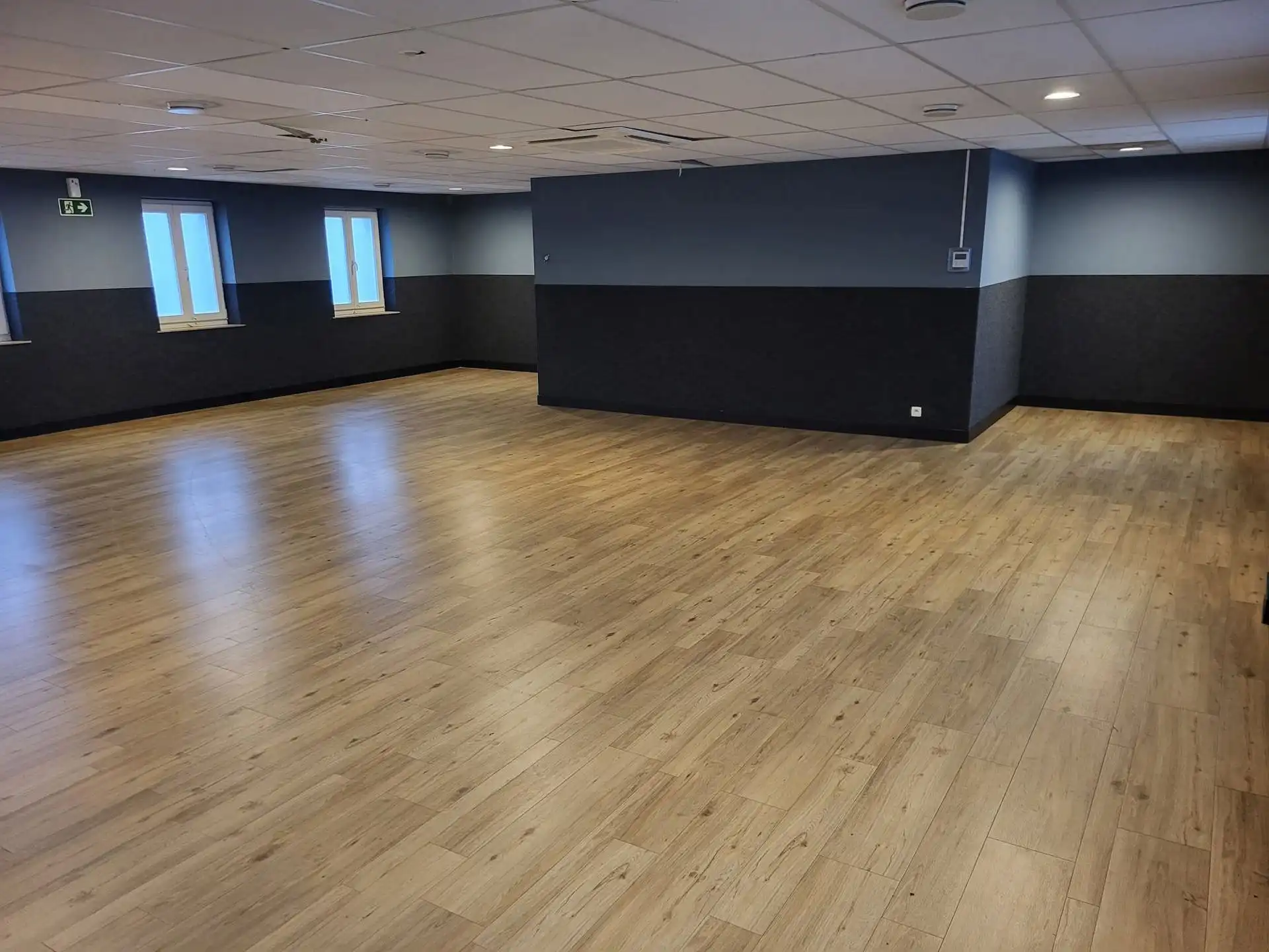 TE HUUR: Pand van 1386m² op de Pauwengraaf, Maasmechelen foto 6