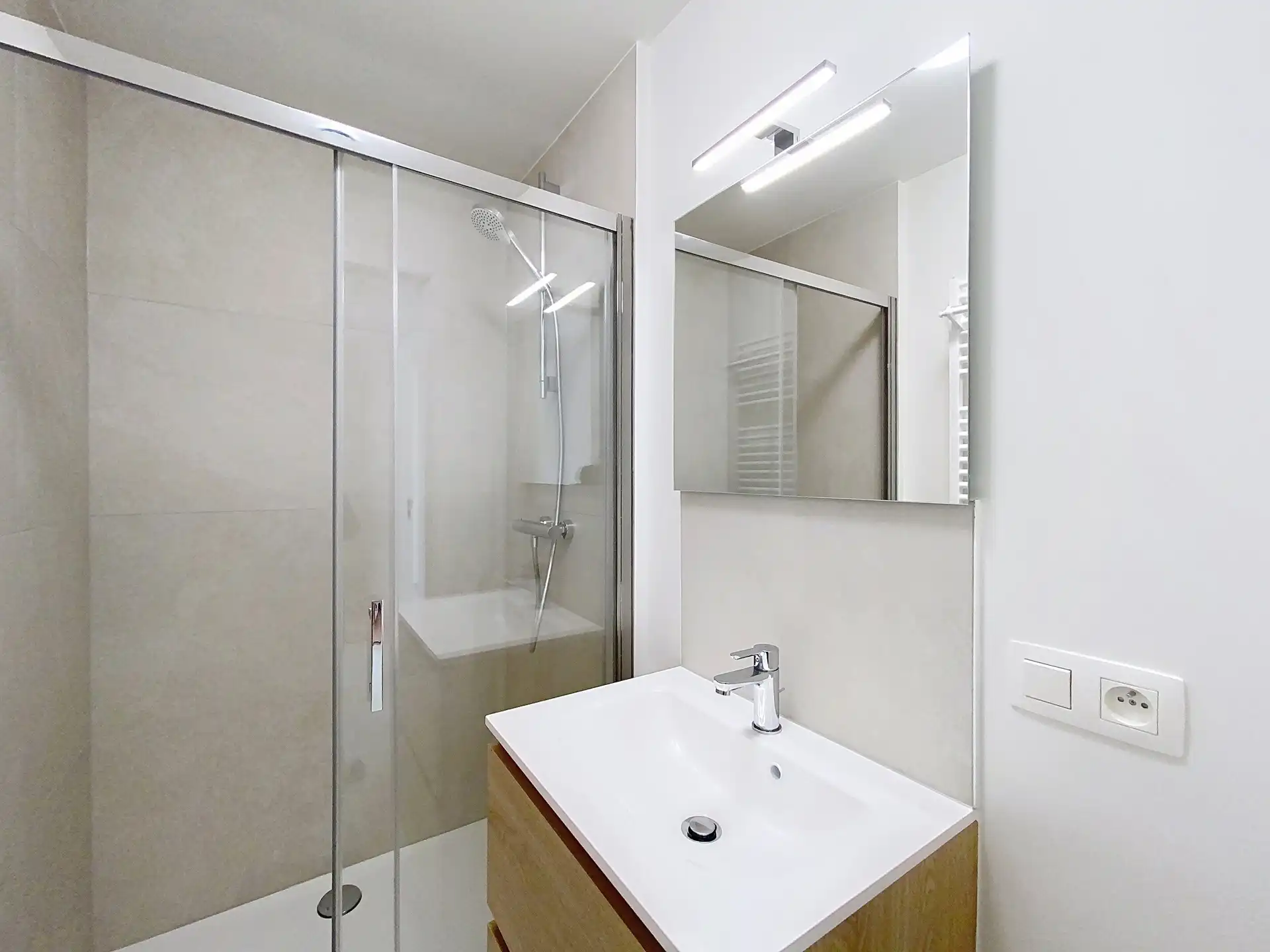 Nieuw huis met 3 slaapkamers en exterieur foto 21