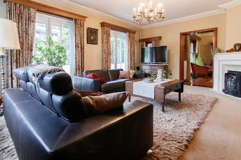 AUTHENTIEKE VILLA IN RESIDENTIËLE OMGEVING, KARAKTERVOL WONEN AAN DE STADSRAND foto 8