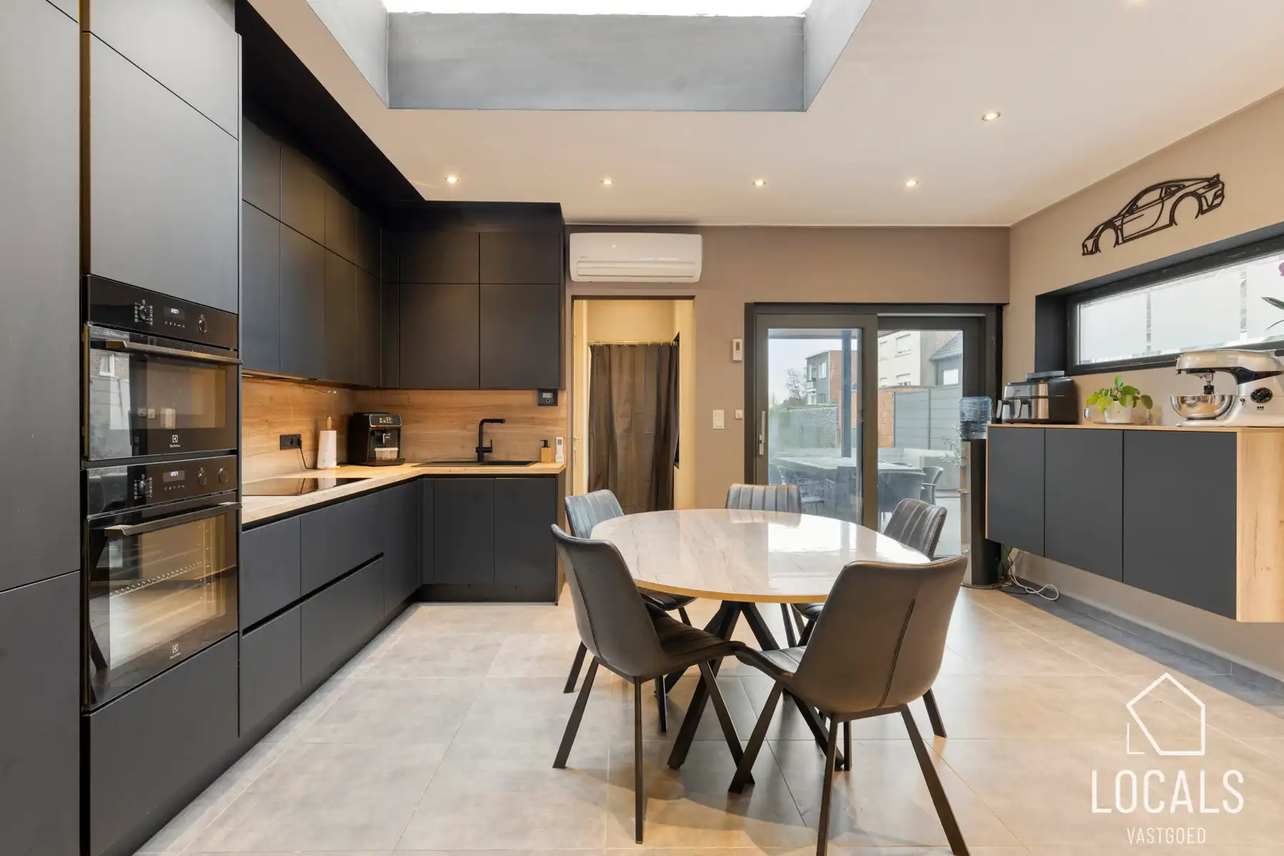 Instapklare en ruime woning in Liedekerke foto 6