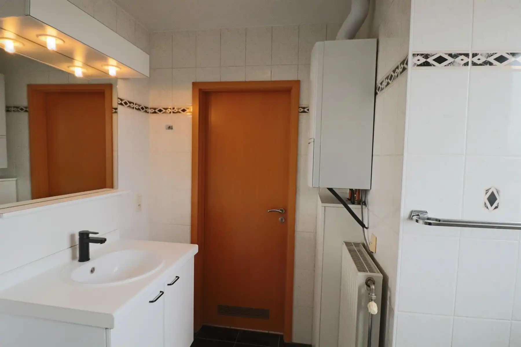 Een appartement op de 2de verdieping rechts met 1 slaapkamer, terras en garage. foto 8
