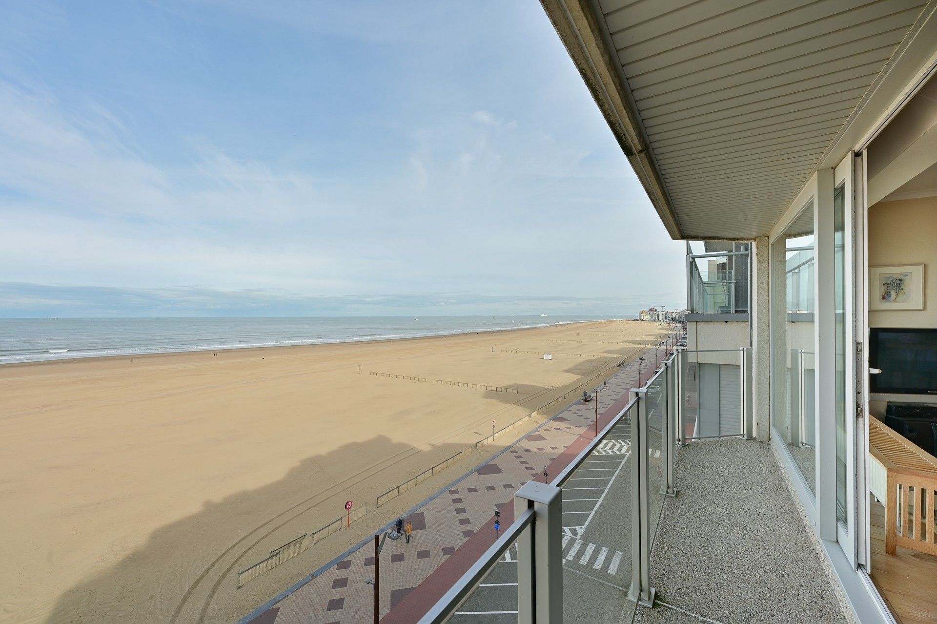 Ruim appartement, goed gelegen aan het Albertstrand te Knokke. foto 6