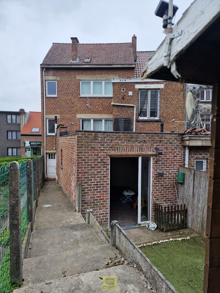 Interessant opbrengsteigendom met 3 appartementen in het hart van Vlezenbeek foto 12