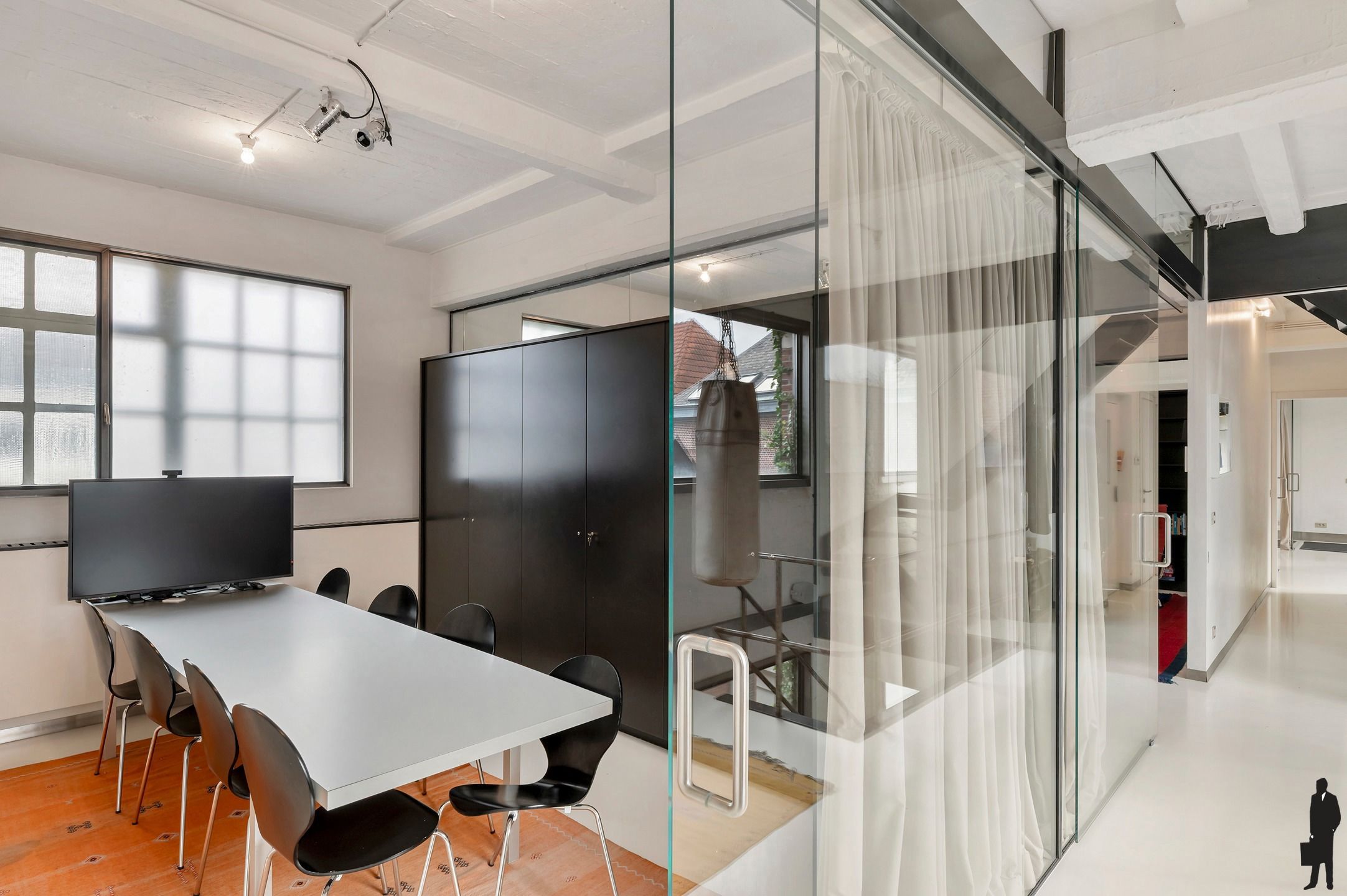 Unieke loft met perfecte synergie tussen wonen en werken foto 18