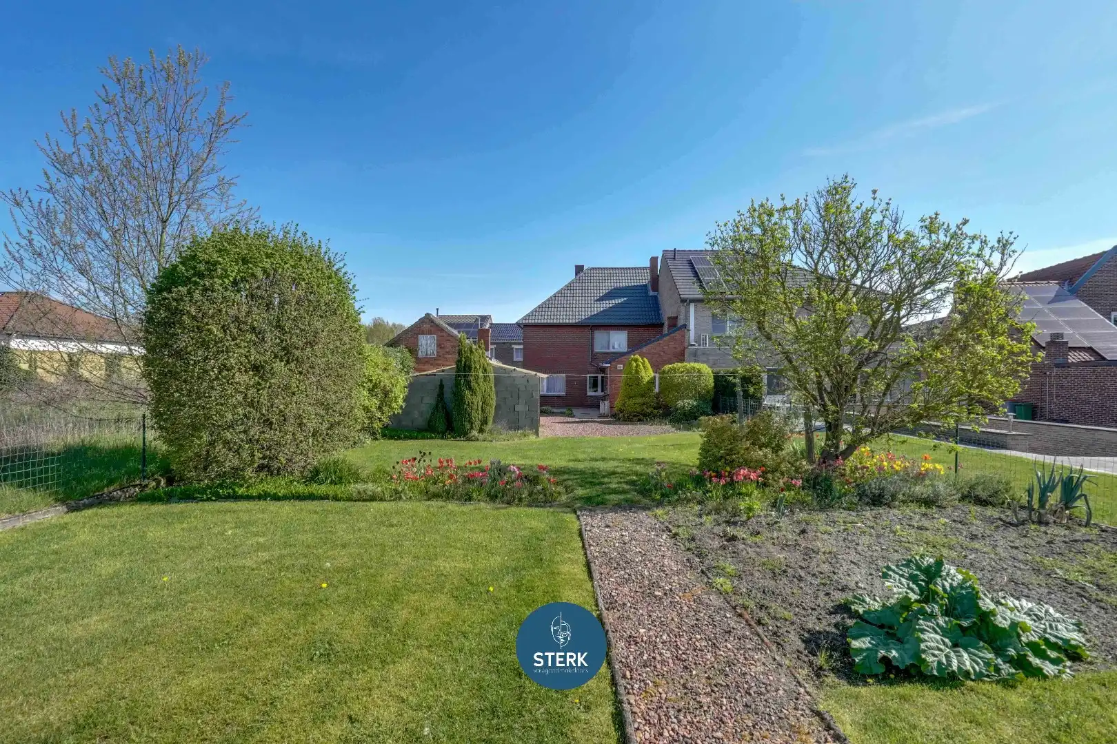 OP TE KNAPPEN GEZINSWONING OP EEN TOPLOCATIE IN CENTRUM LANAKEN !  foto 21