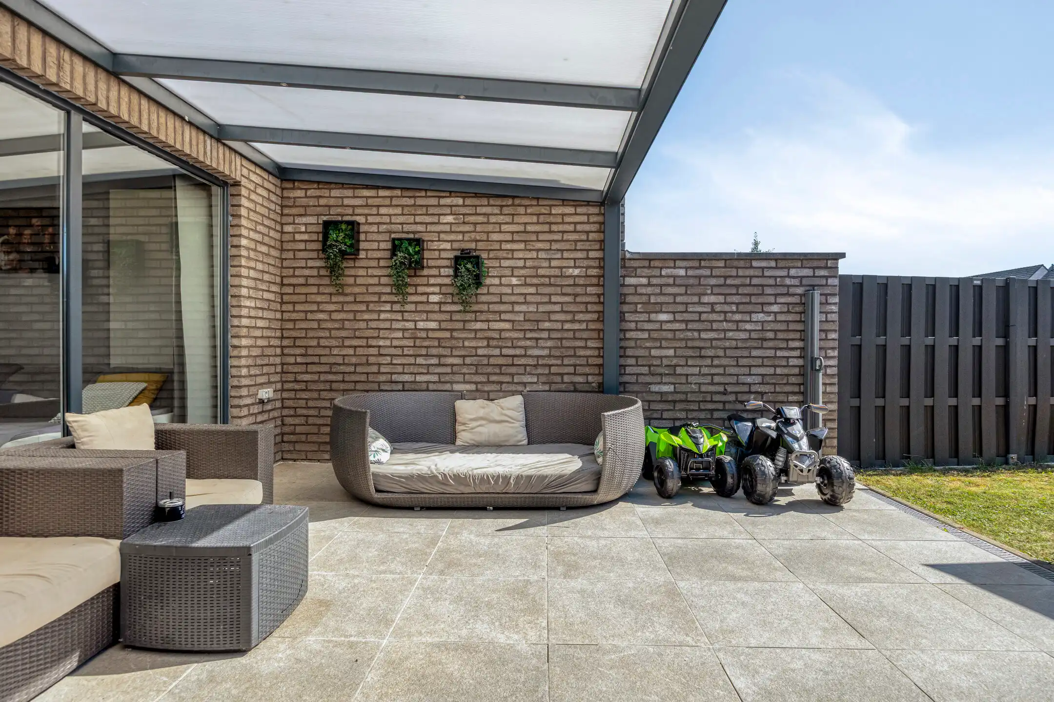 Ruime gezinswoning van 215 m² met vier à vijf slaapkamers en tuin foto 24
