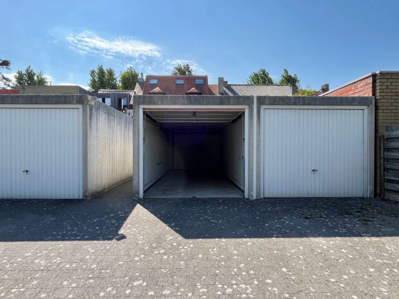 RUIM EN ZONNIG APPARTEMENT MET GARAGE foto 16