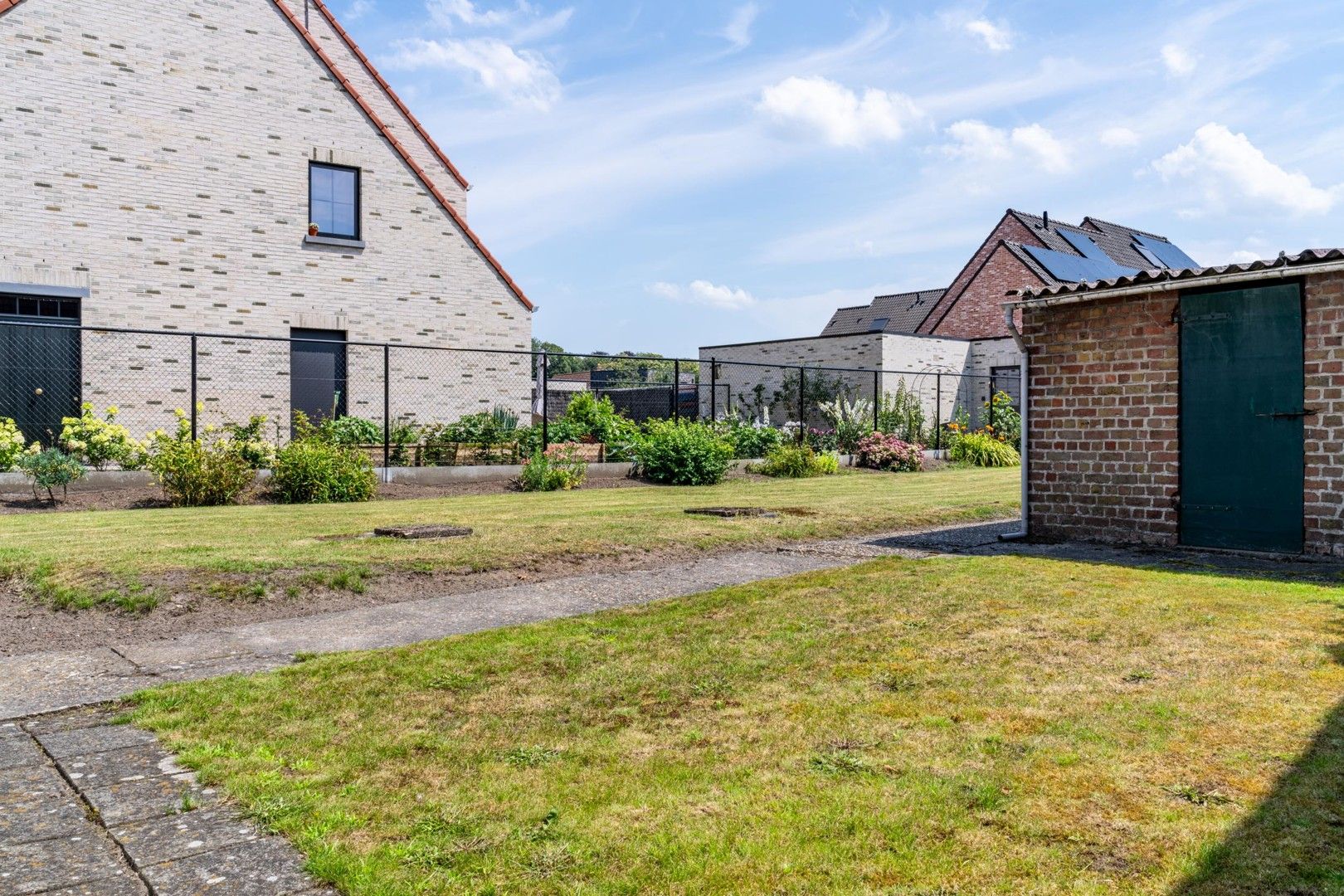 Te renoveren woning op een zonnig perceel van 558 m² foto 4