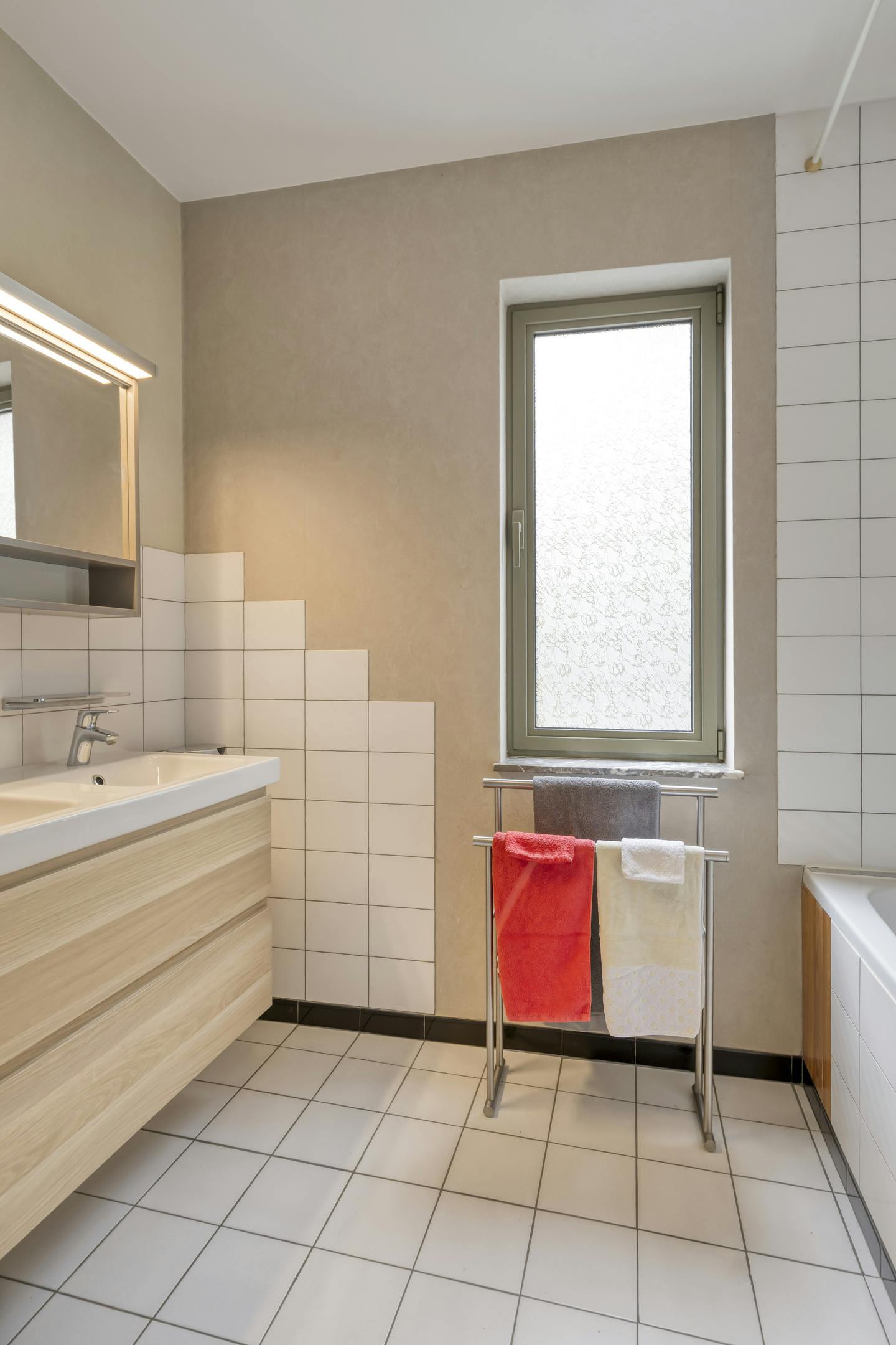 Ruim huis met 5/6 slaapkamers, garage en tuin in Boom foto 18