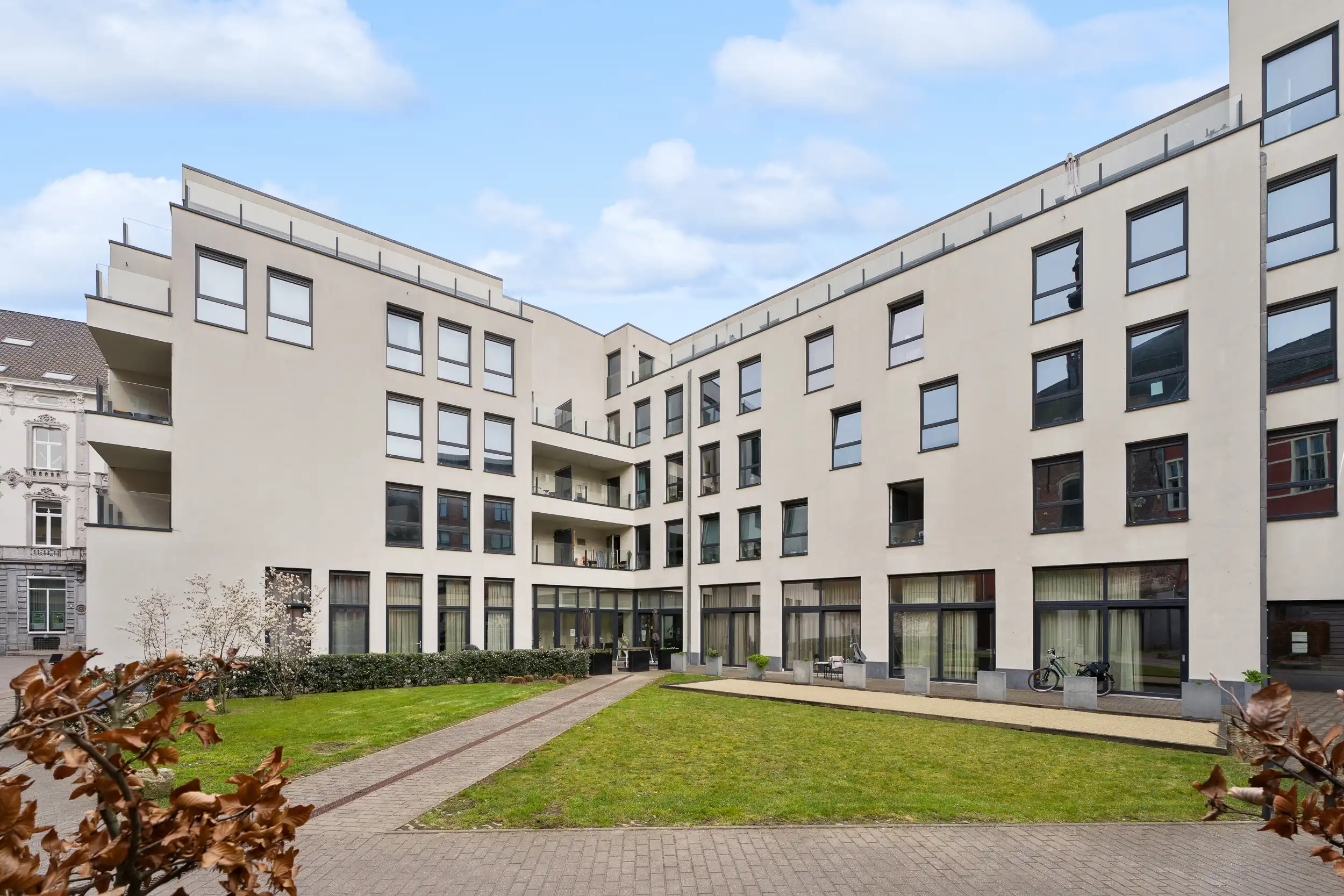Uniek Assistentie-appartement op Toplocatie in Hartje Gent foto {{pictureIndex}}