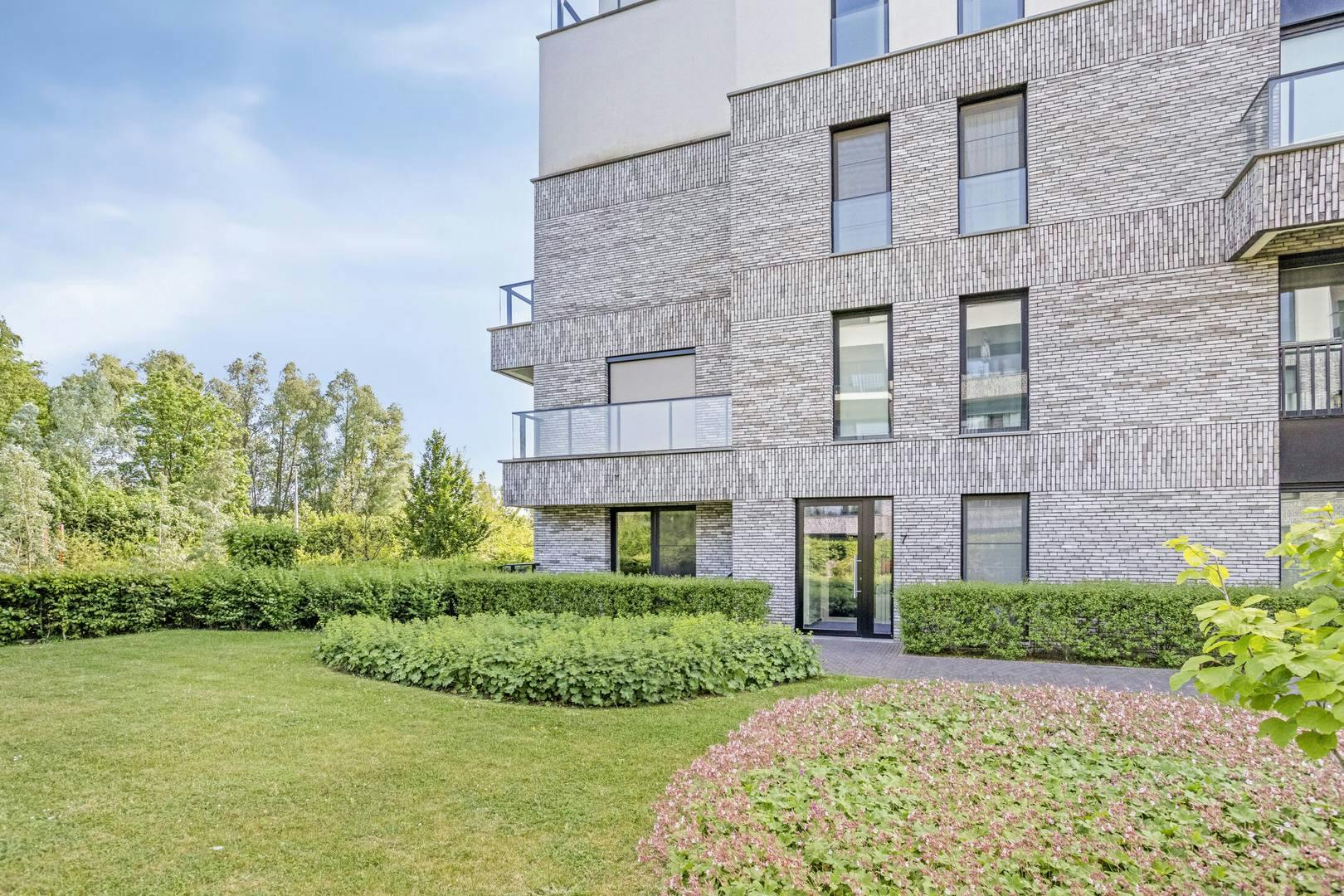 Energiezuinig appartement met terras in Boom foto 16