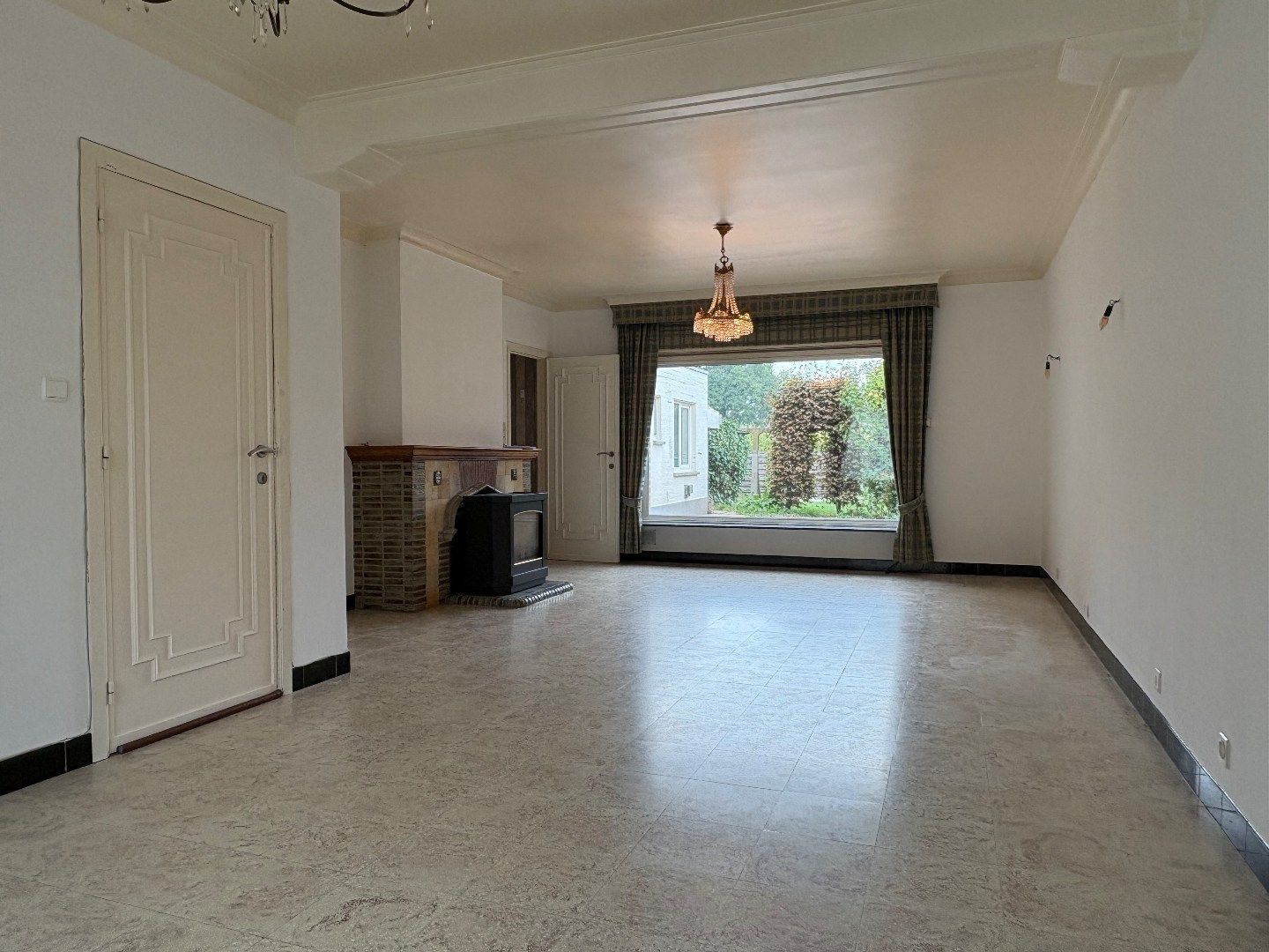 Sterke woning in beton met 3 garages, landelijke verzichten in Hulste. foto 5