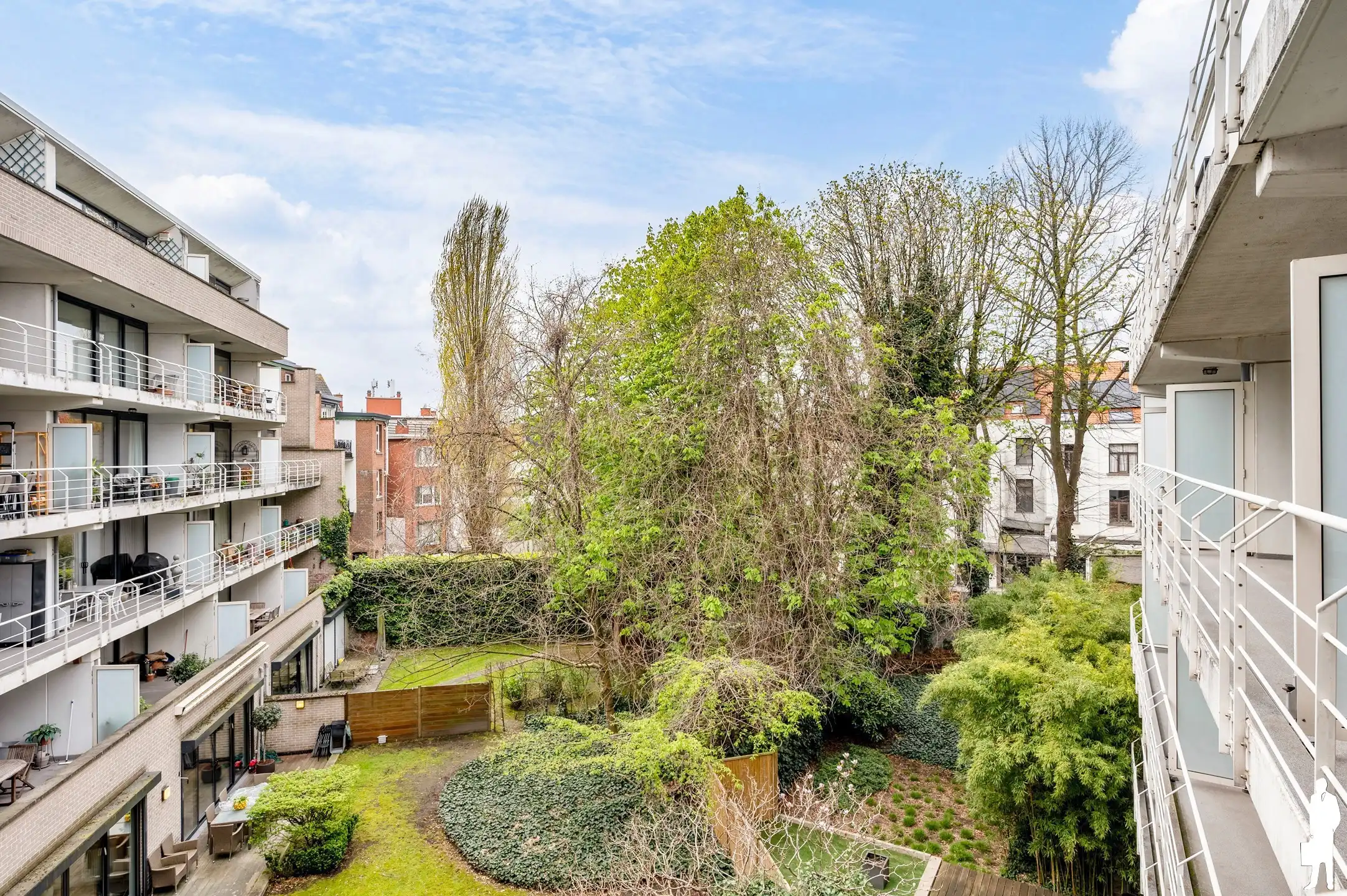 Lichtrijk duplex appartement met uitzonderlijk brede gevel foto 8