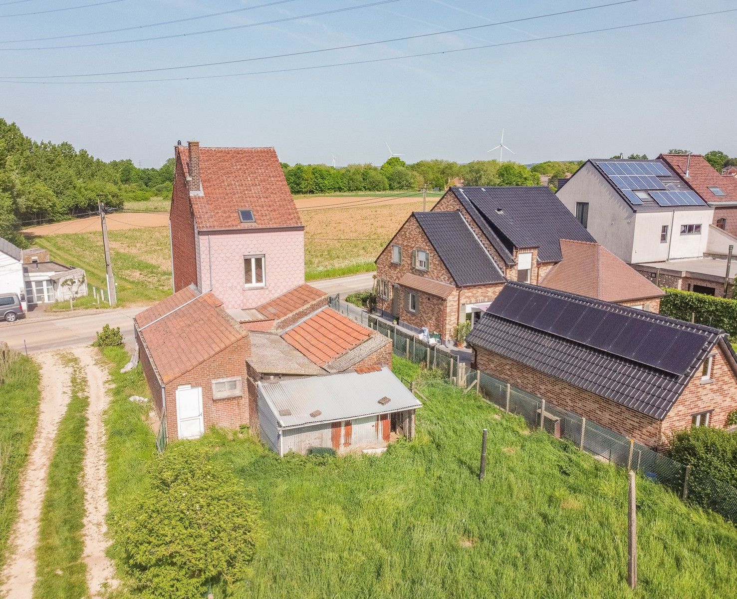 Gunstig gelegen woning met zicht op omliggende weilanden foto 2