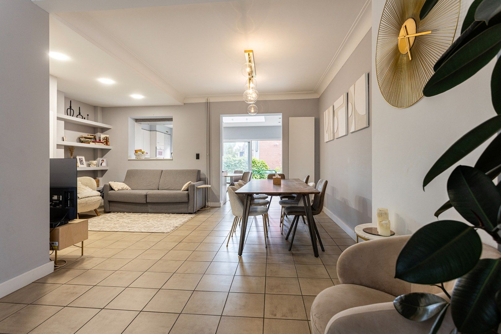Riante bel-étagewoning met 3 slpk, garage en tuin! foto 3
