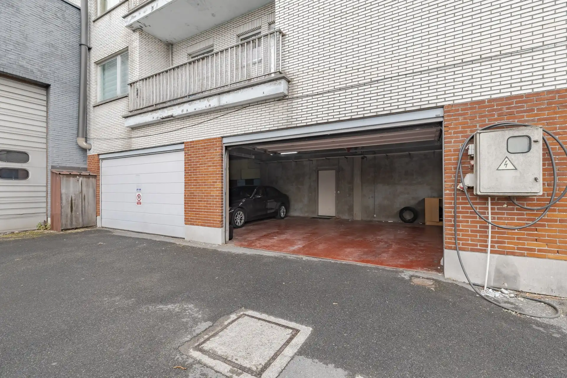 Opbrengsteigendom met 5 appartementen en 5 garages op toplocatie te Wetteren! foto 3