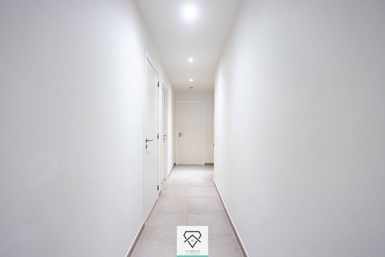 Uitzonderlijk appartement met tuin, zeer ruime garage en topligging nabij Sint-Pietersplein foto 8