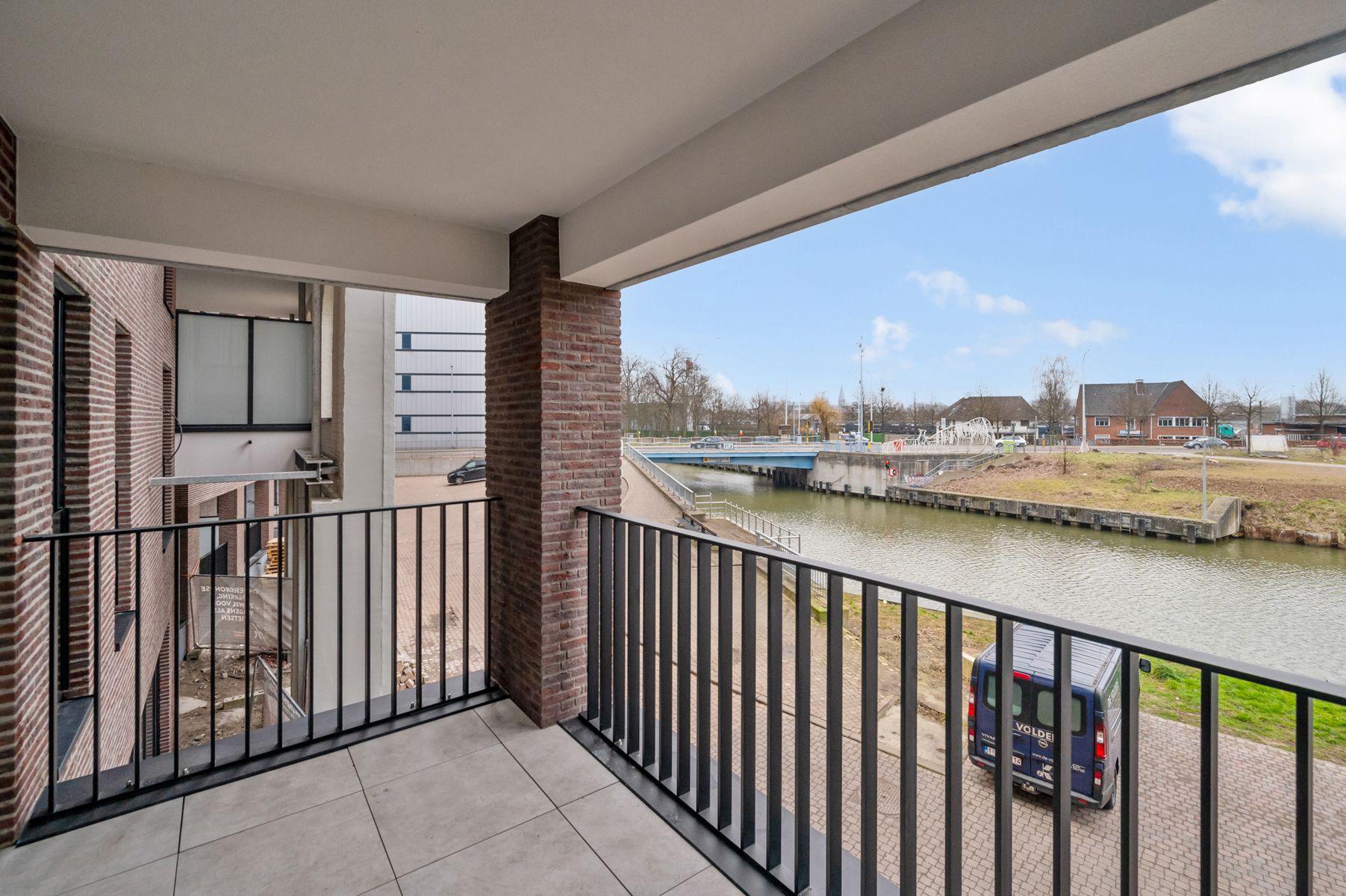 Nieuwbouwappartement met 2 slpks + 2 terrassen foto 2