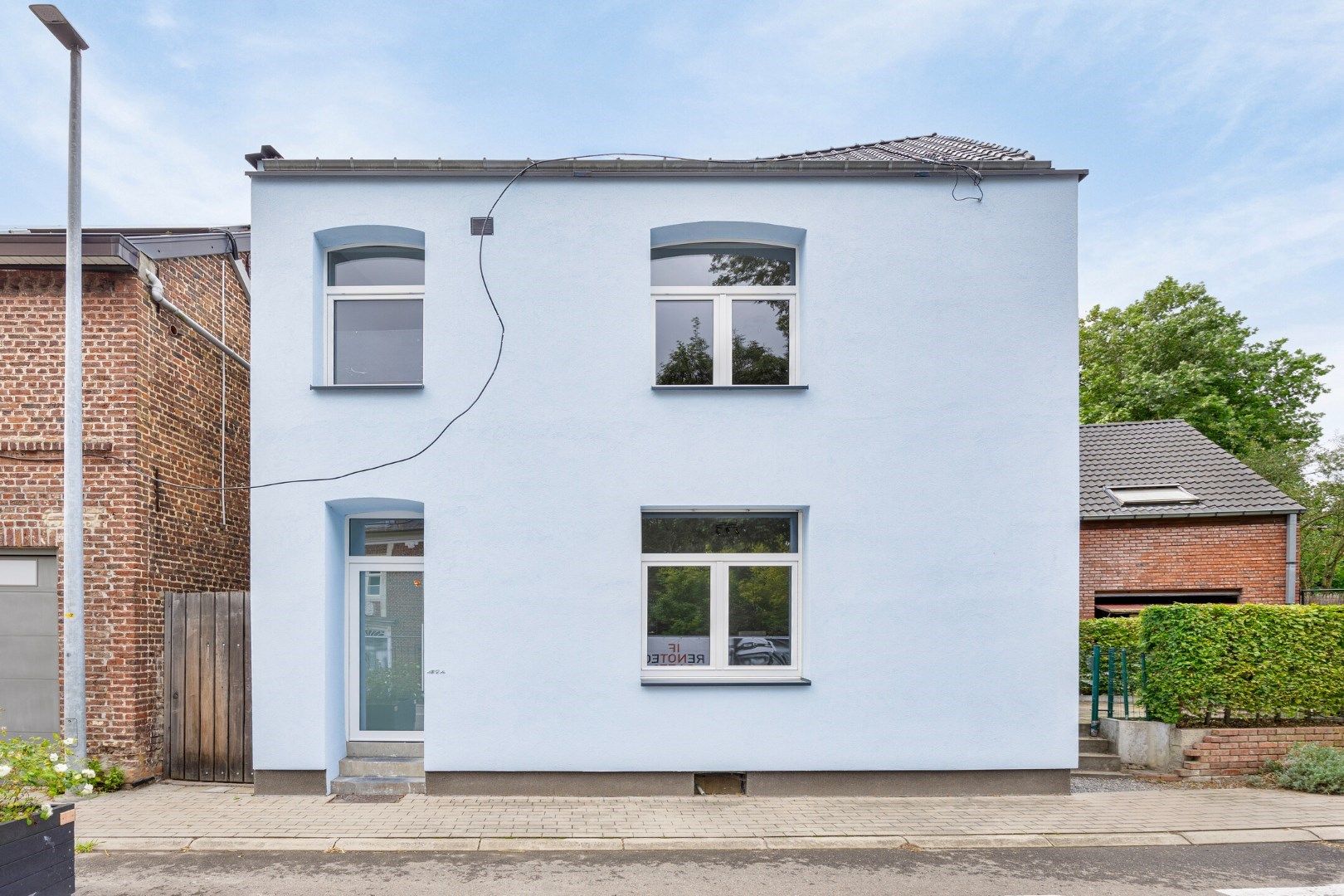 Woning met 3 slaapkamers, goede bereikbaarheid en veel winkels - EPC 188 kWh/m² - bewoonbare oppervlakte 140 m²  foto 2