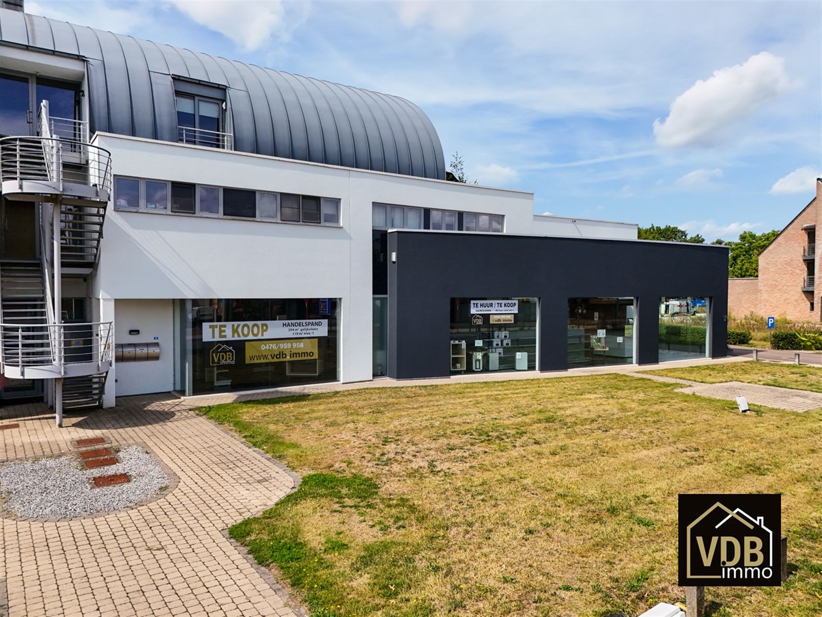 Commercieel gebouw op toplocatie geschikt voor vele doeleinden: kantoor, kleinhandel, groothandel... foto 41