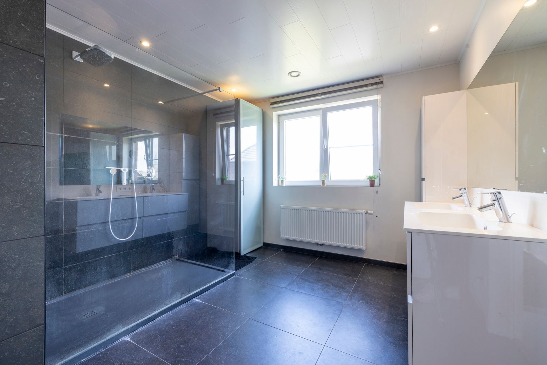Energiezuinige woning met 4 slaapkamers en garage te koop! foto 19