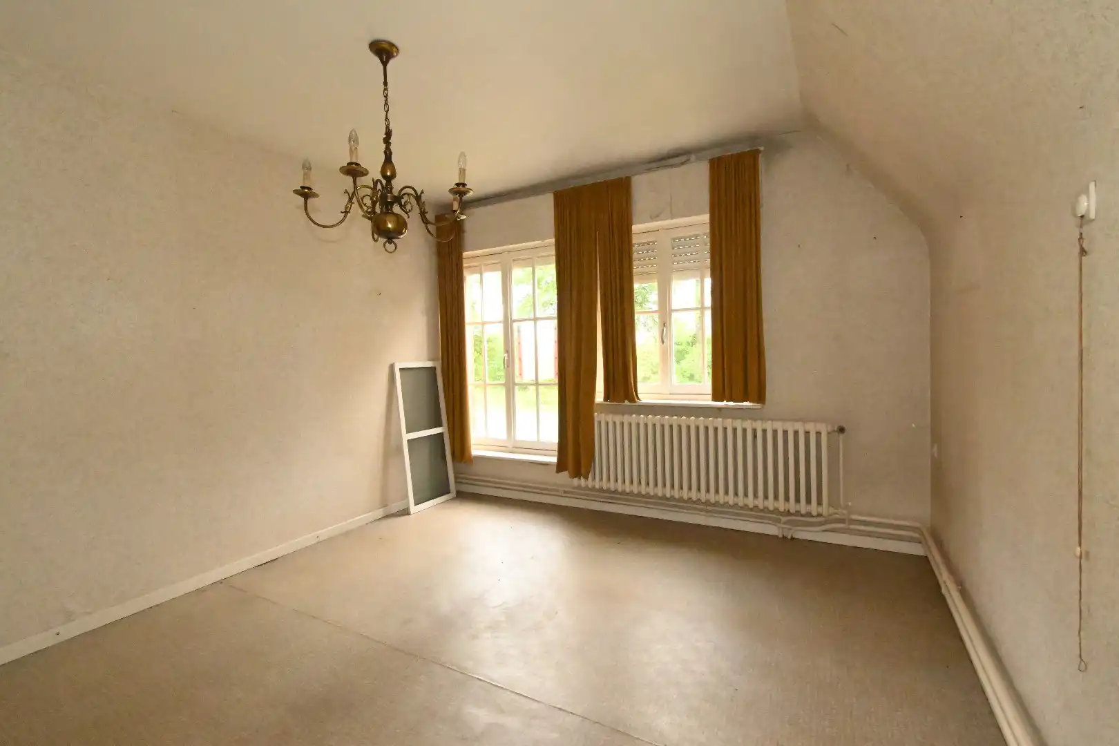 Alleenstaande woning met garage en tuin  foto 19