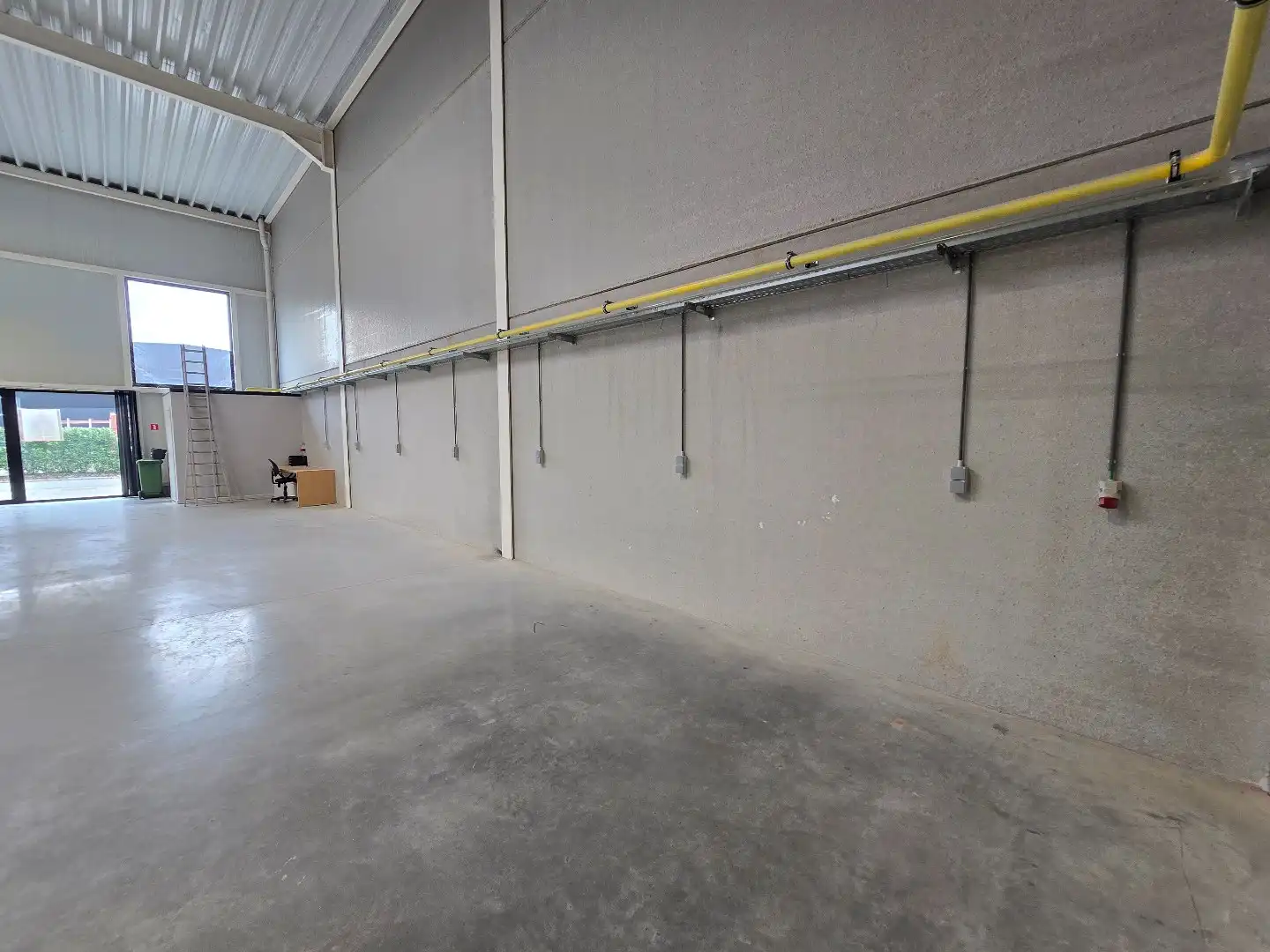 Recent magazijn, 216m², op industrieterrein 'Stadsheide', vlakbij Corda Campus foto 12