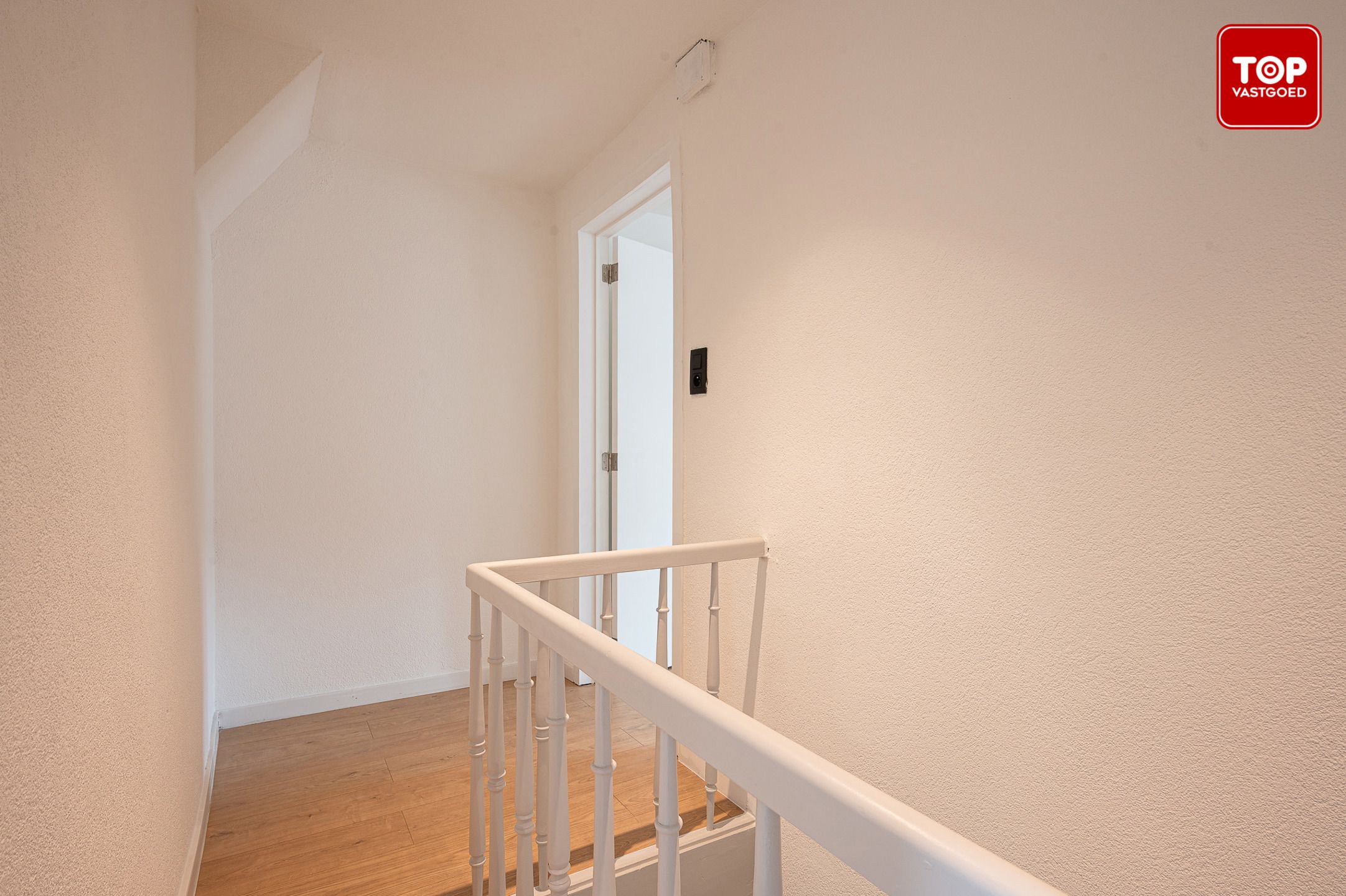 Stijlvol gerenoveerde gezinswoning met 4 slaapkamers en gezellige tuin foto 26