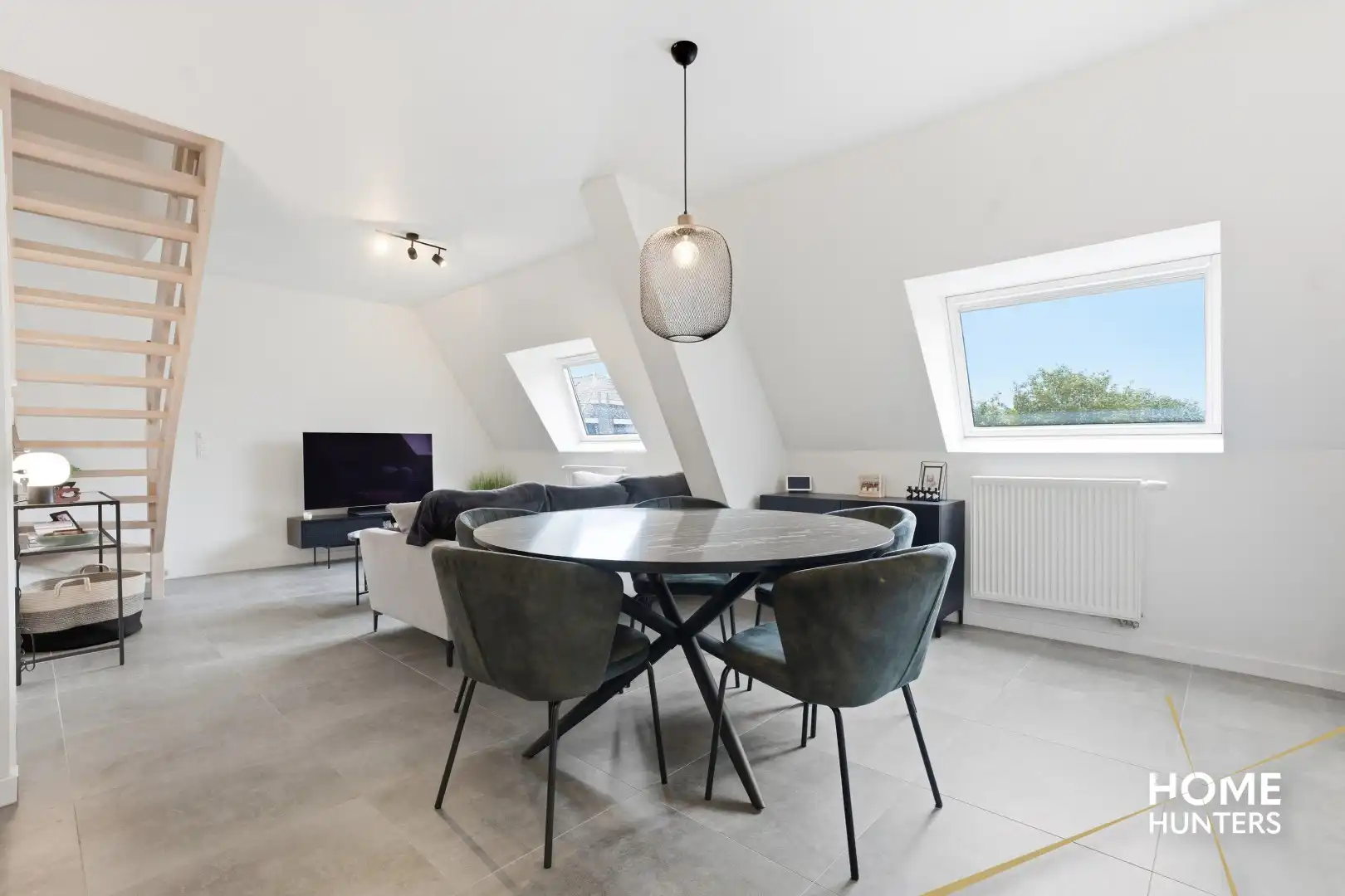 Gezellig duplexappartement met 2 slaapkamers en terras te Ieper foto 3