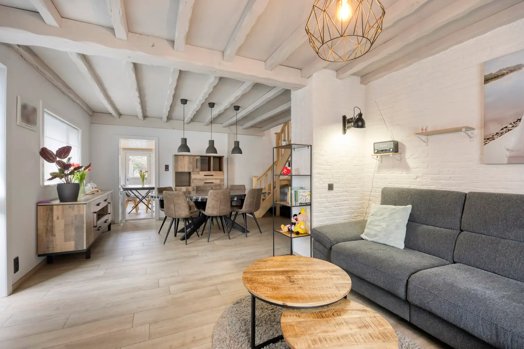 TE KOOP - instapklare halfopen bebouwing met 3 slaapkamers foto 3