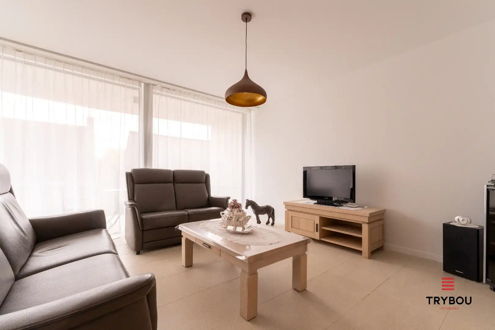 Appartement met 2 slaapkamers, garage en 2 staanplaatsen in Houthulst! foto 3