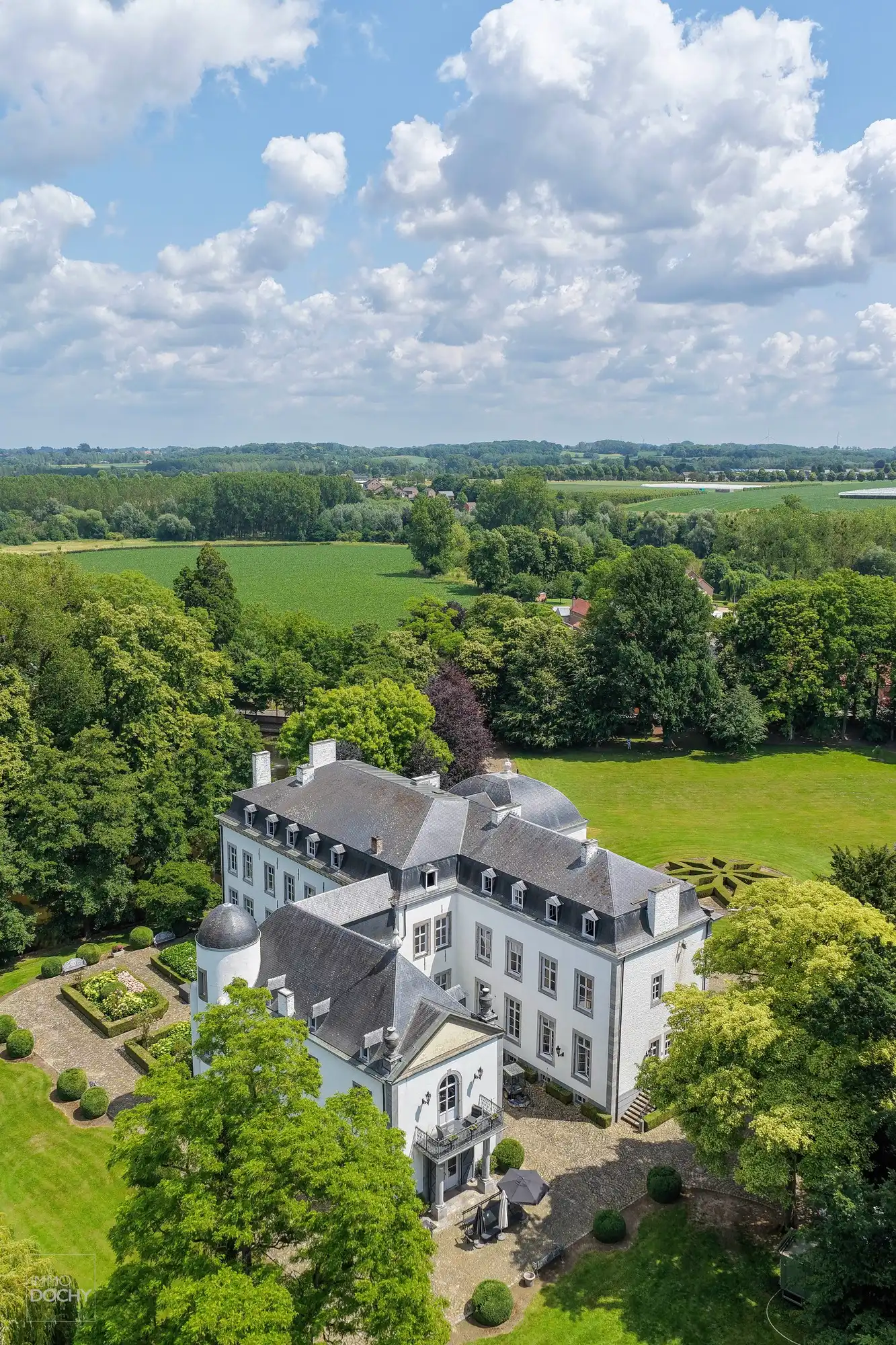 Prachtig gerestaureerd authentiek landhuis te Gors-Opleeuw (gelegen tussen Hasselt en Tongeren) foto 4
